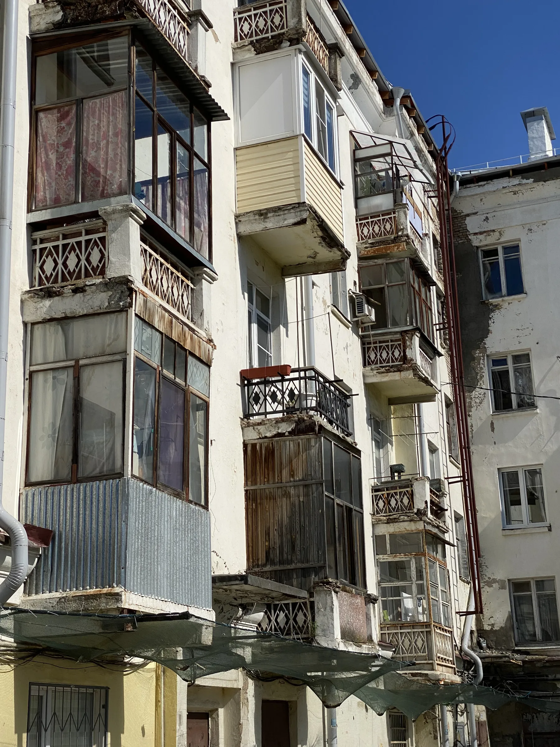 Сталинка с двором и прудом, фото 14