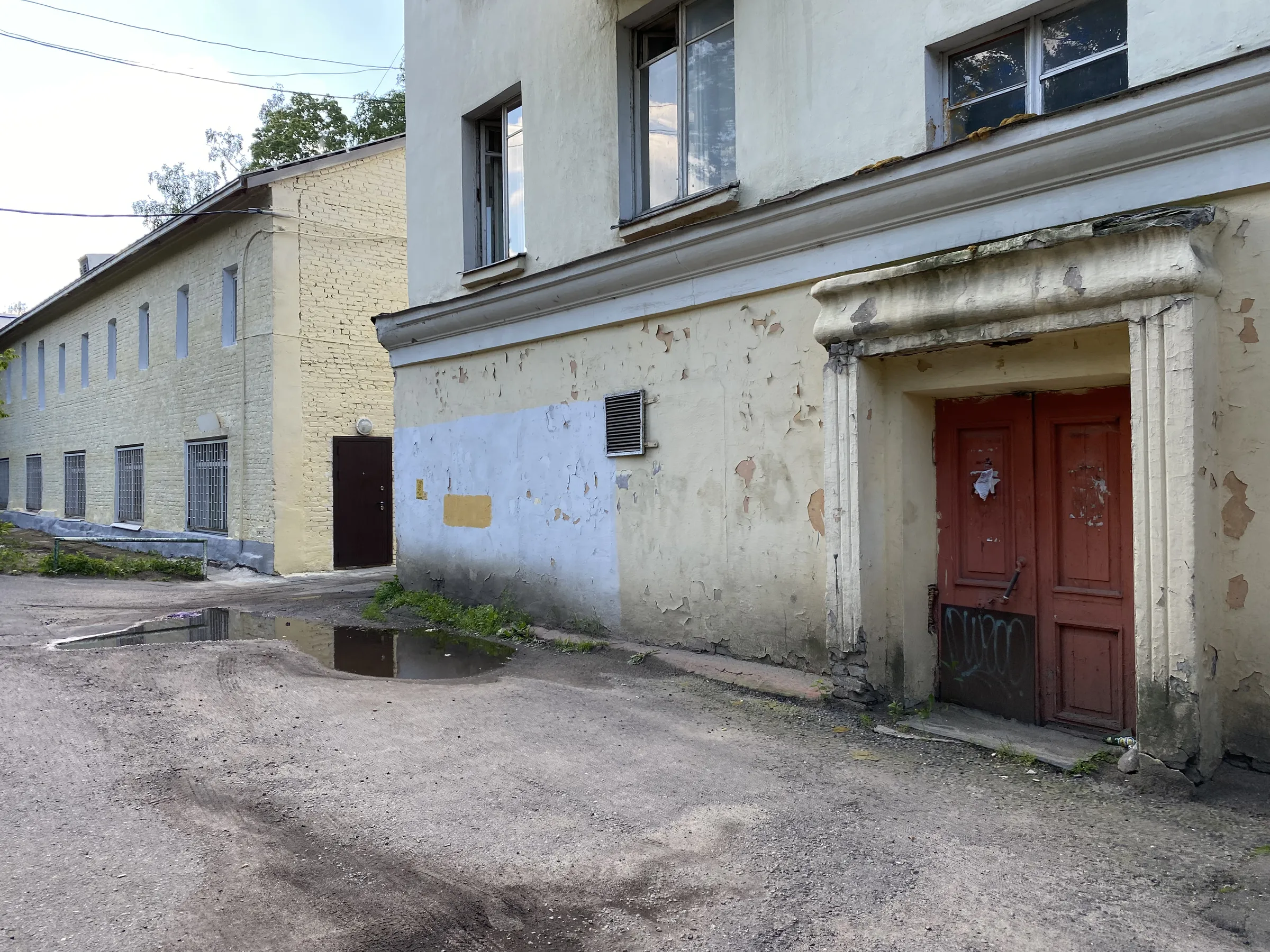 Сталинка с двором и прудом, фото 8