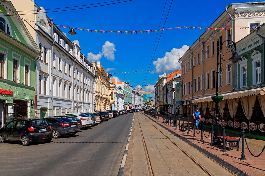 Старинная улица с храмом, фото 7