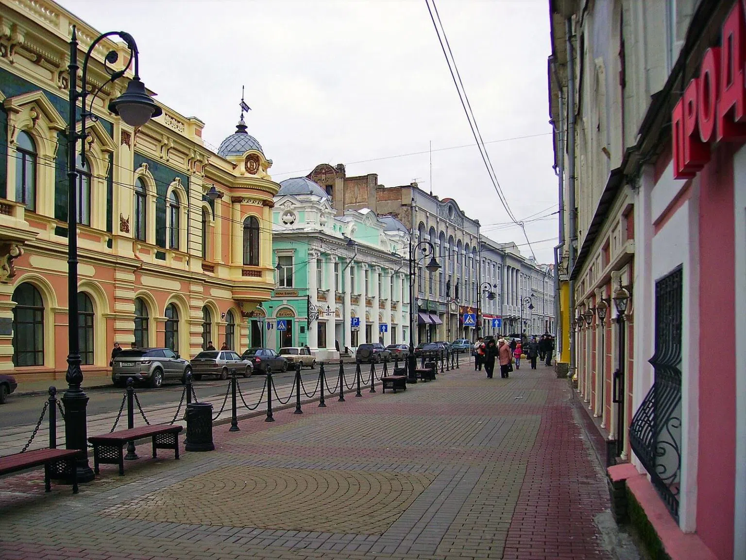 Старинная улица с храмом, фото 2