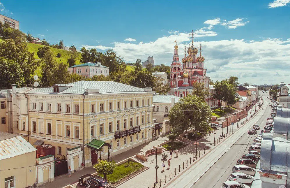 Старинная улица с храмом, фото 9