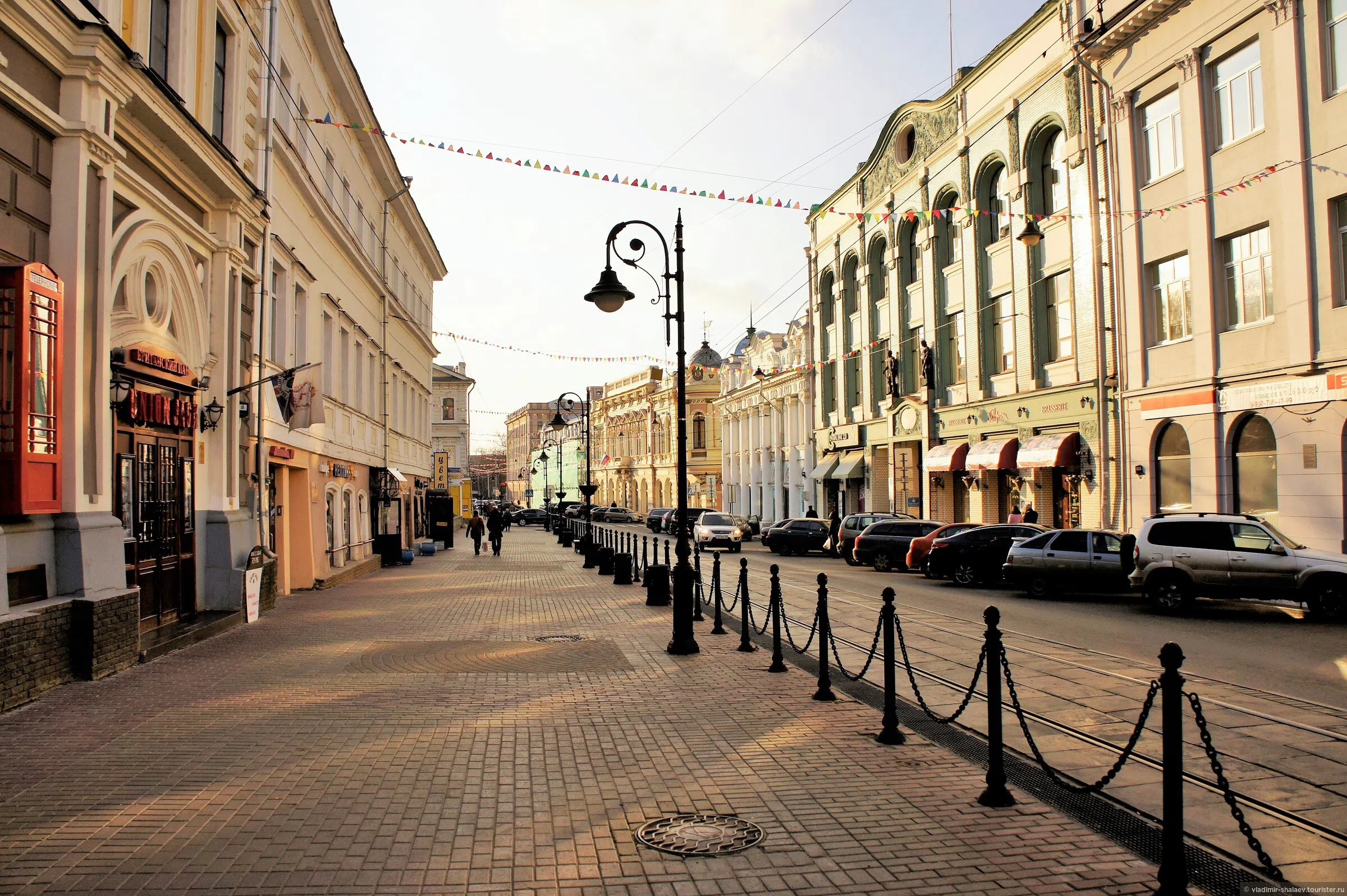 Старинная улица с храмом, фото 5