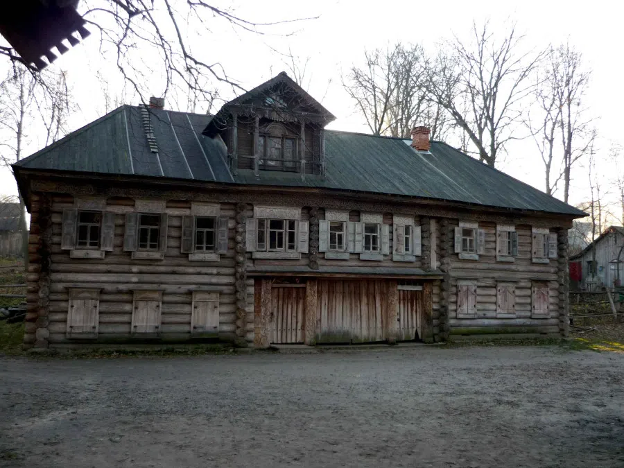 Деревенская усадьба в лесу, фото 1