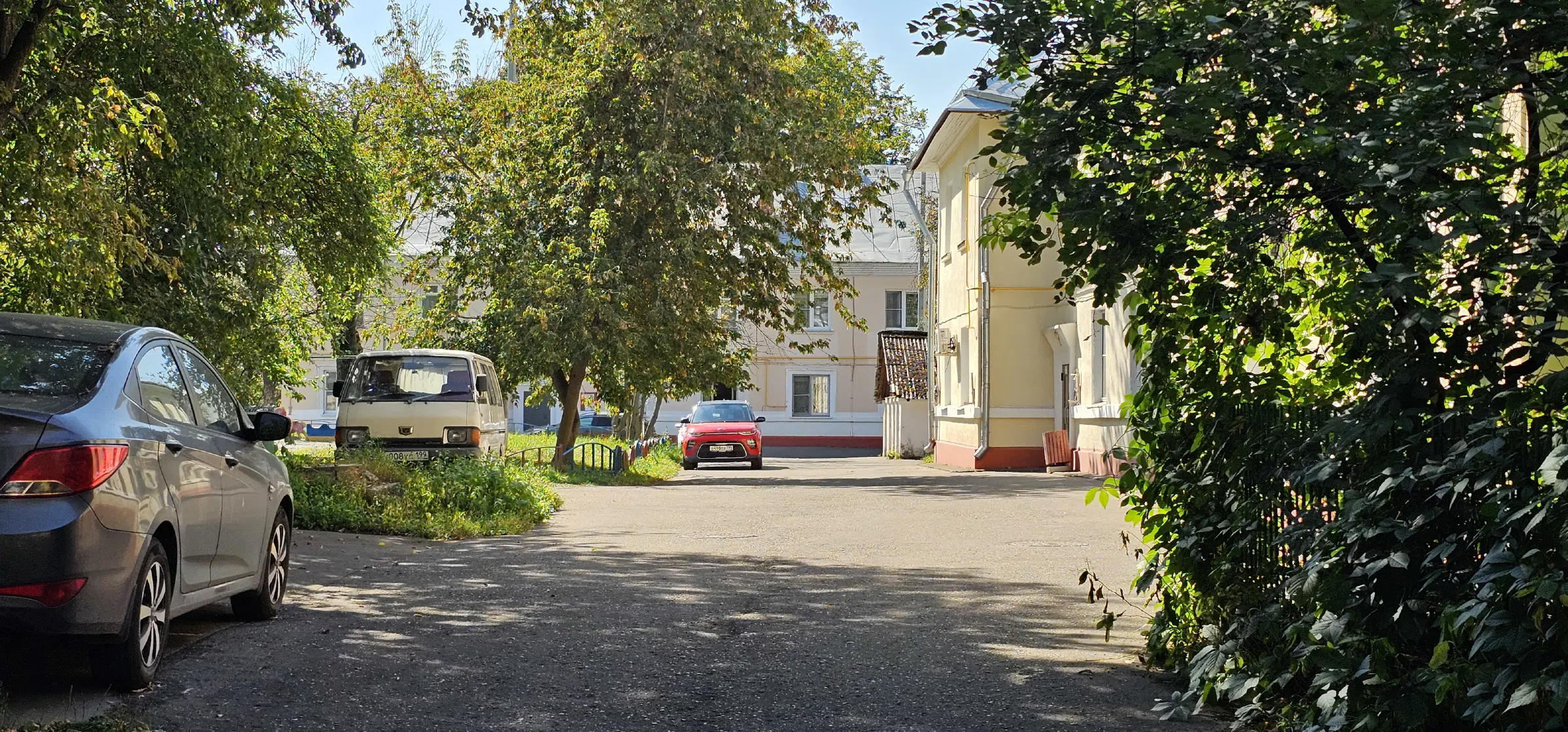 Дачный двор с берёзами, фото 16