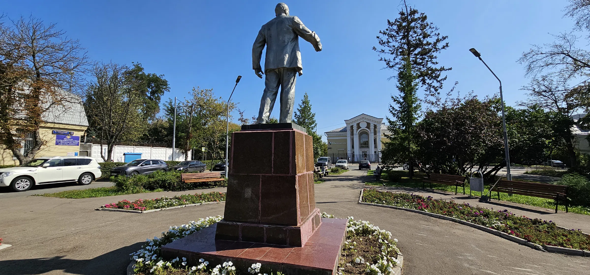 Памятник в парке, фото 6