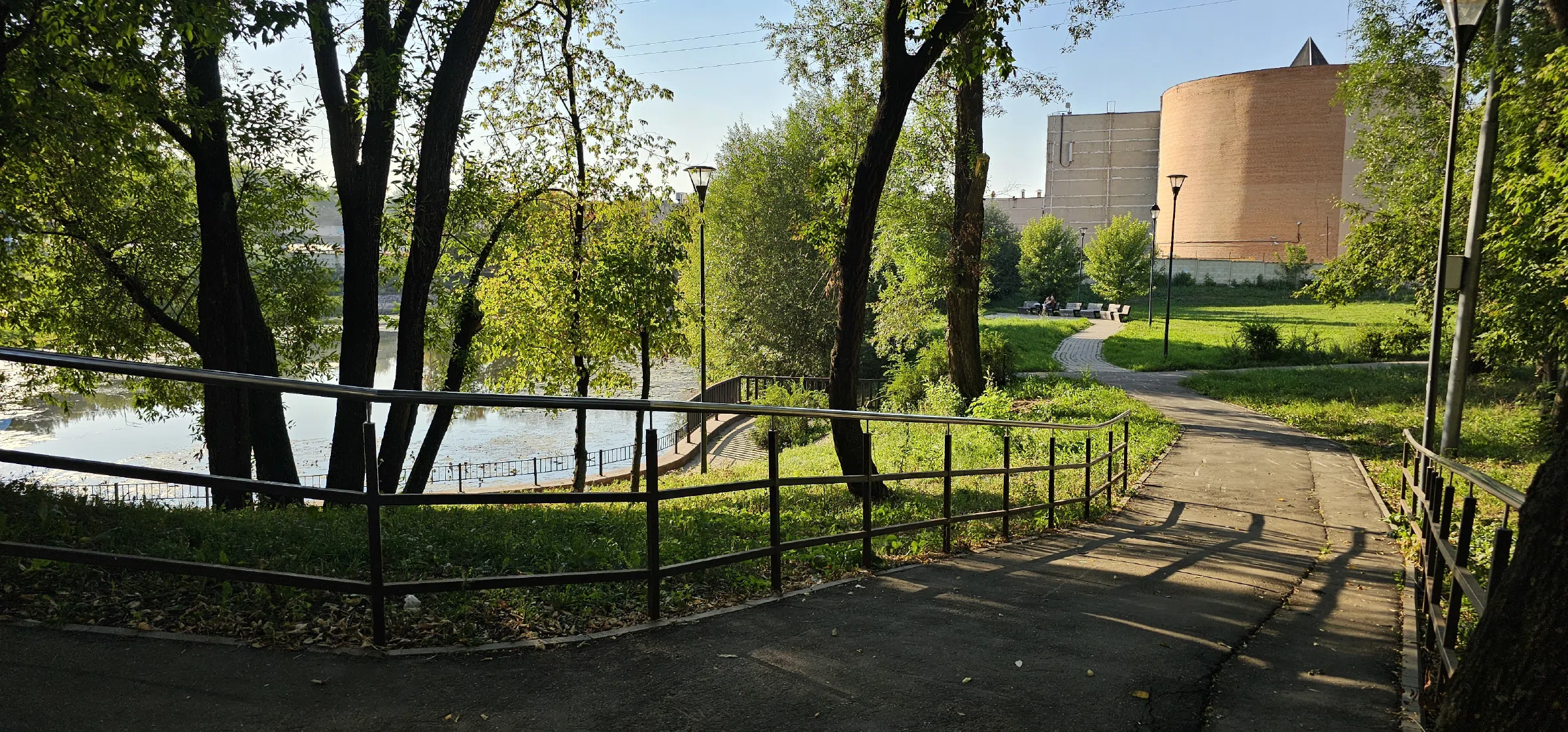 Памятник в парке, фото 22