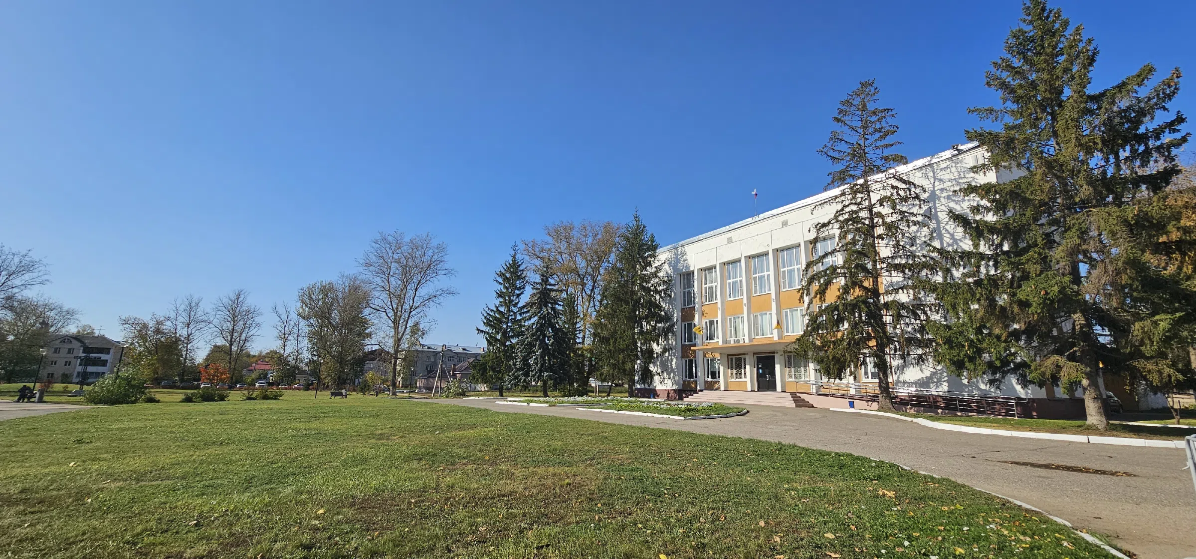 Административное здание советской постройки, фото 3