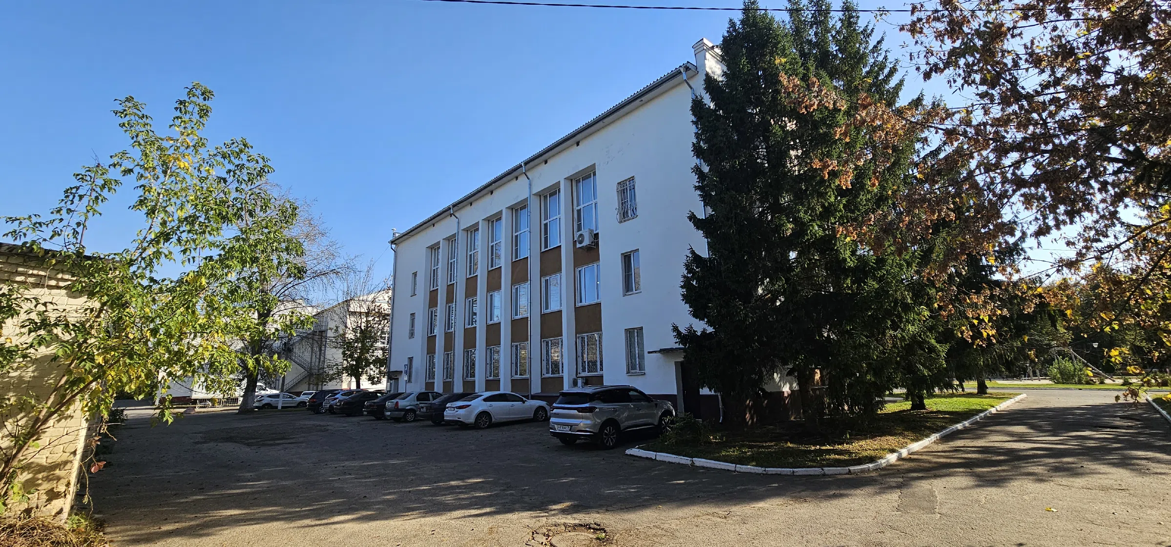 Административное здание советской постройки, фото 6