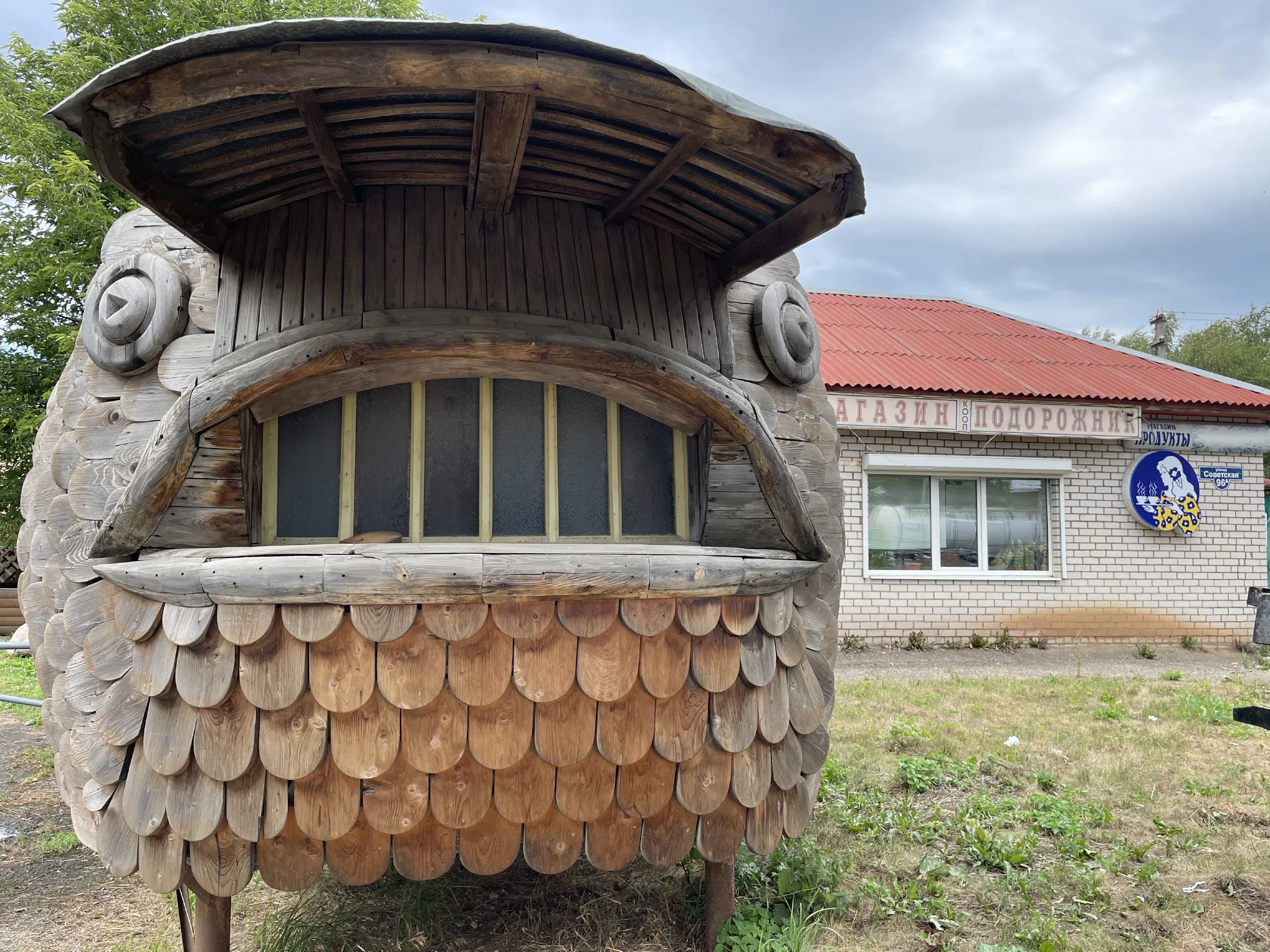 Кафе в лесу с террасой, фото 5