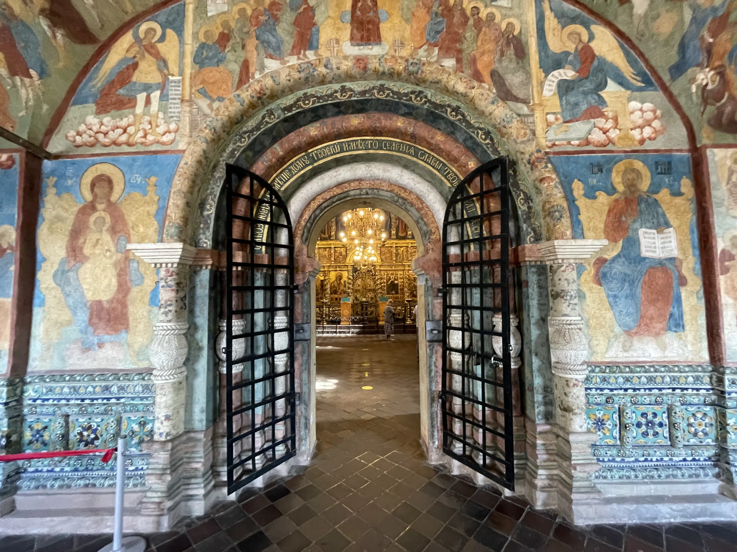 Церковь с росписью стен, фото 7