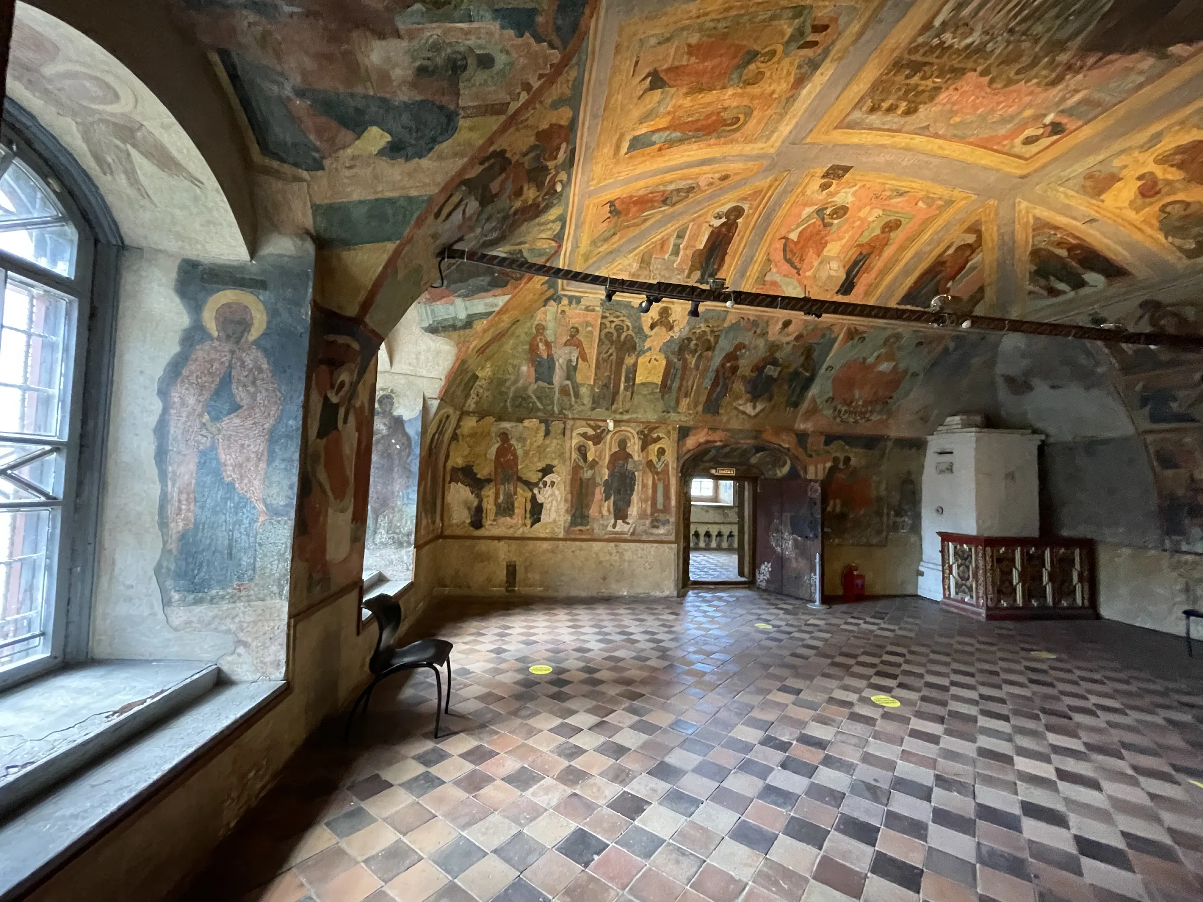 Церковь с росписью стен, фото 15