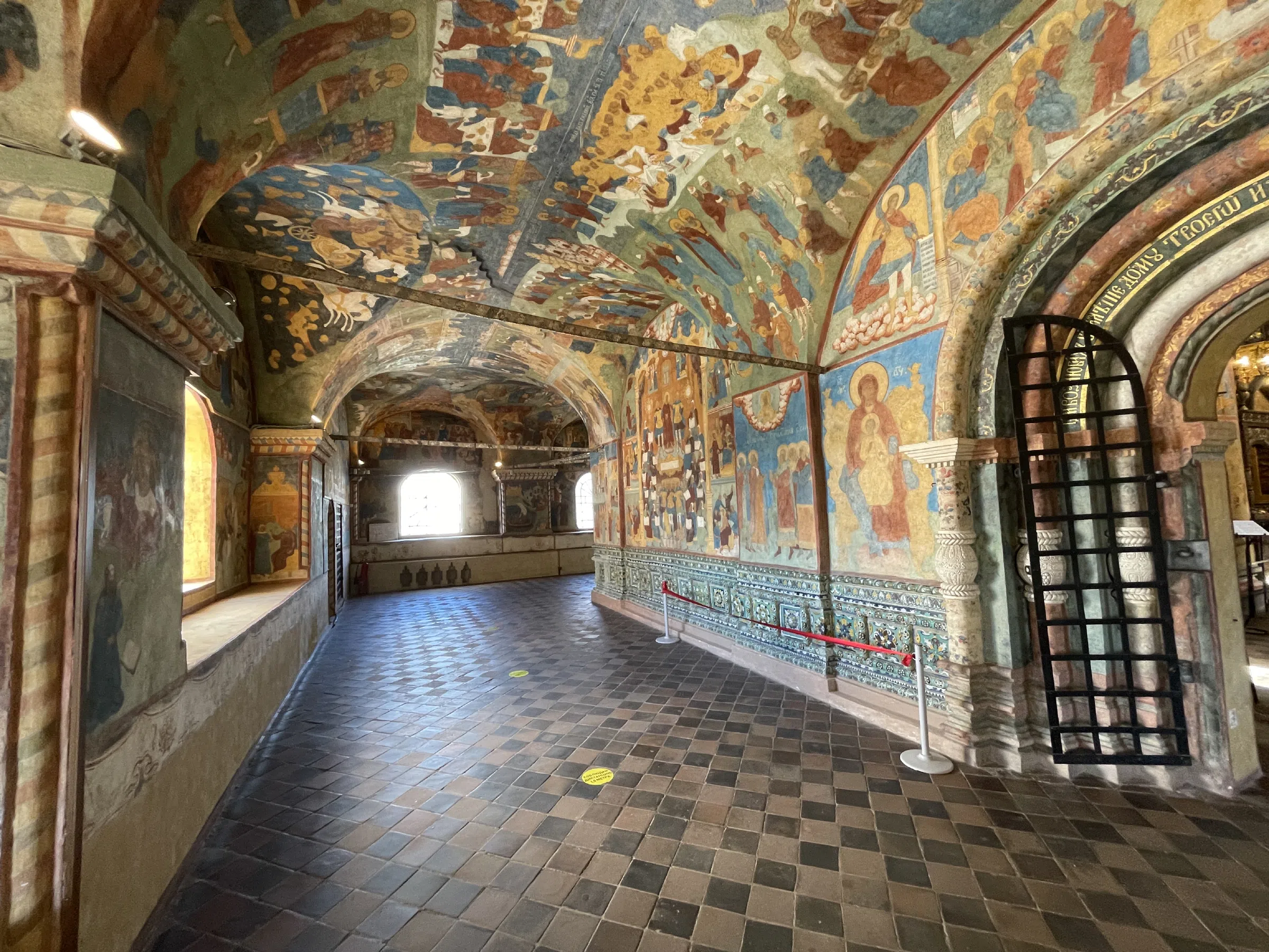 Церковь с росписью стен, фото 5