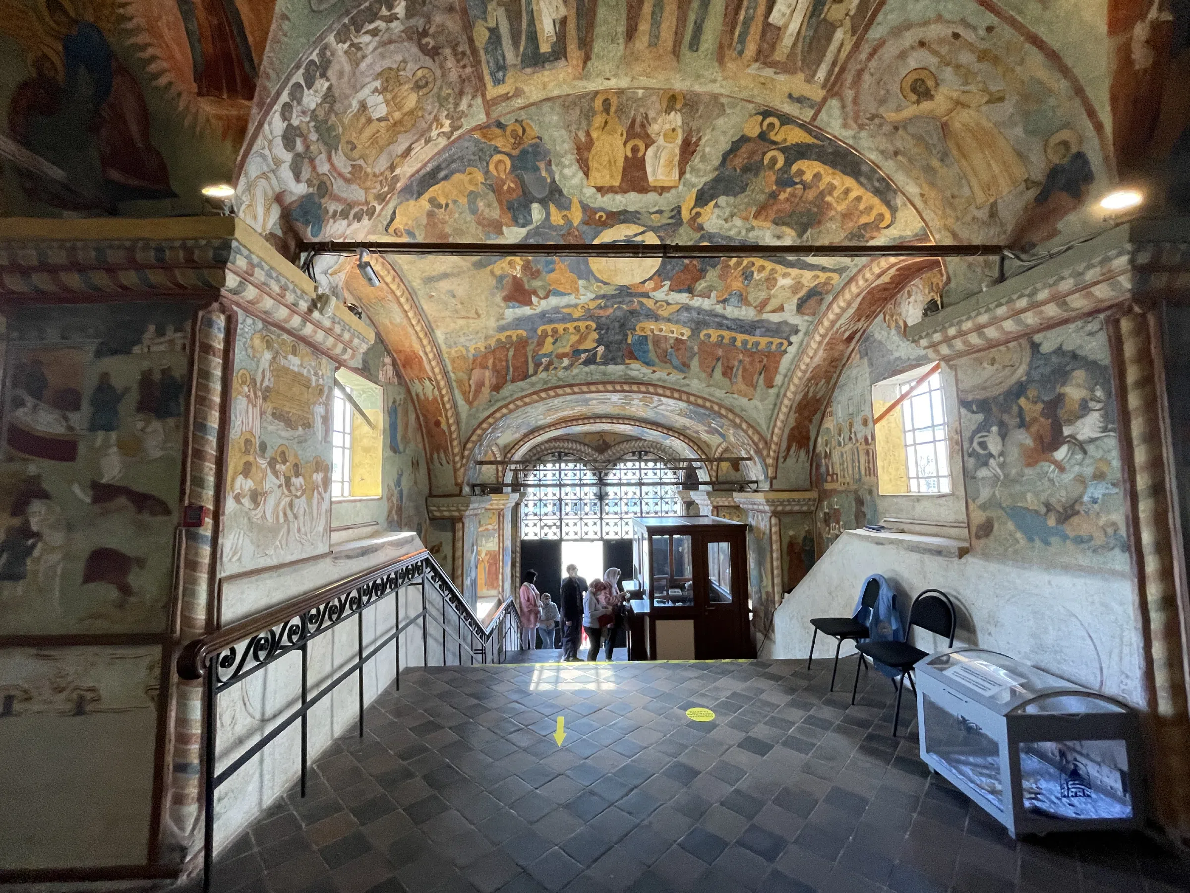 Церковь с росписью стен, фото 6
