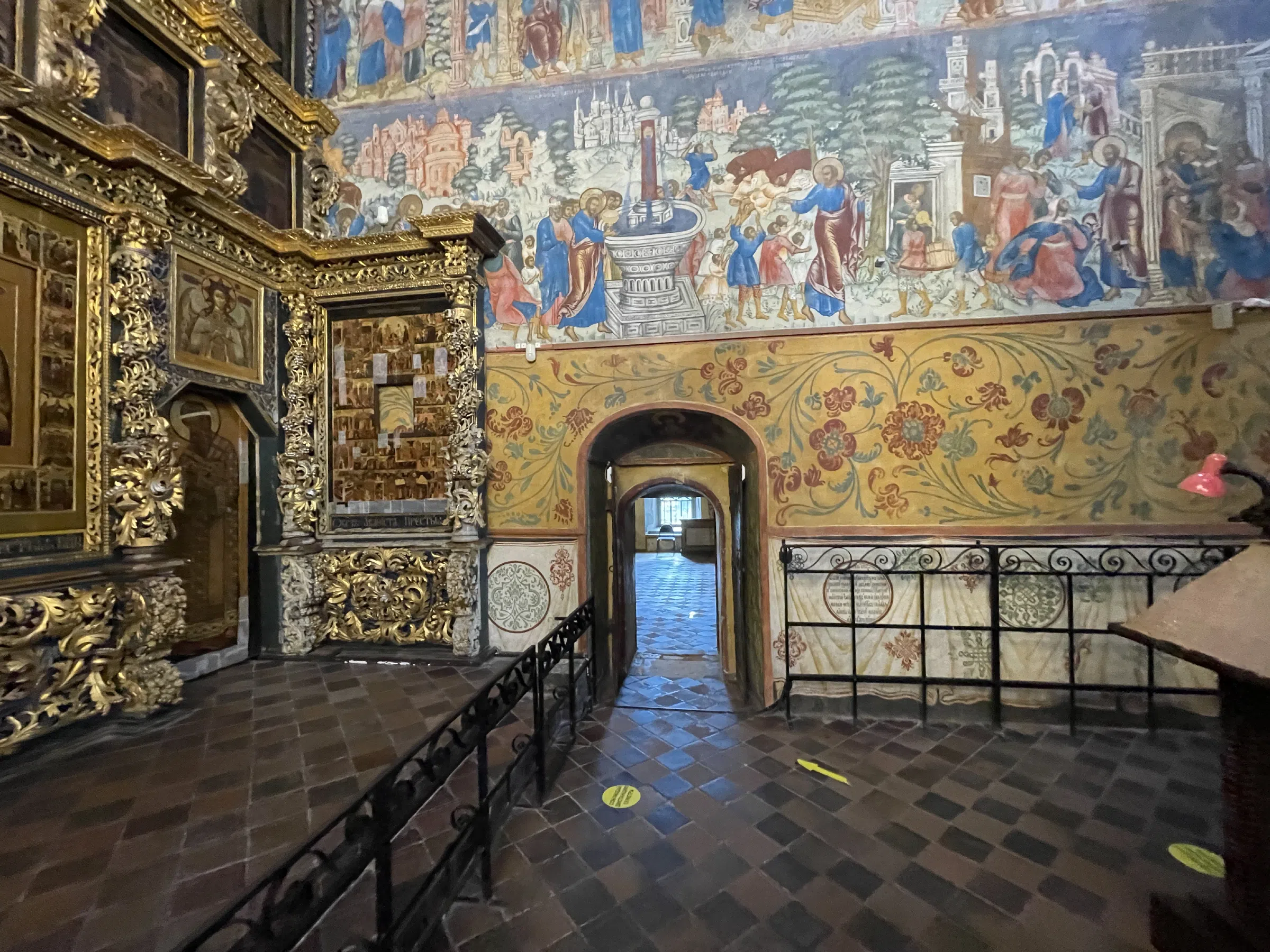Церковь с росписью стен, фото 9
