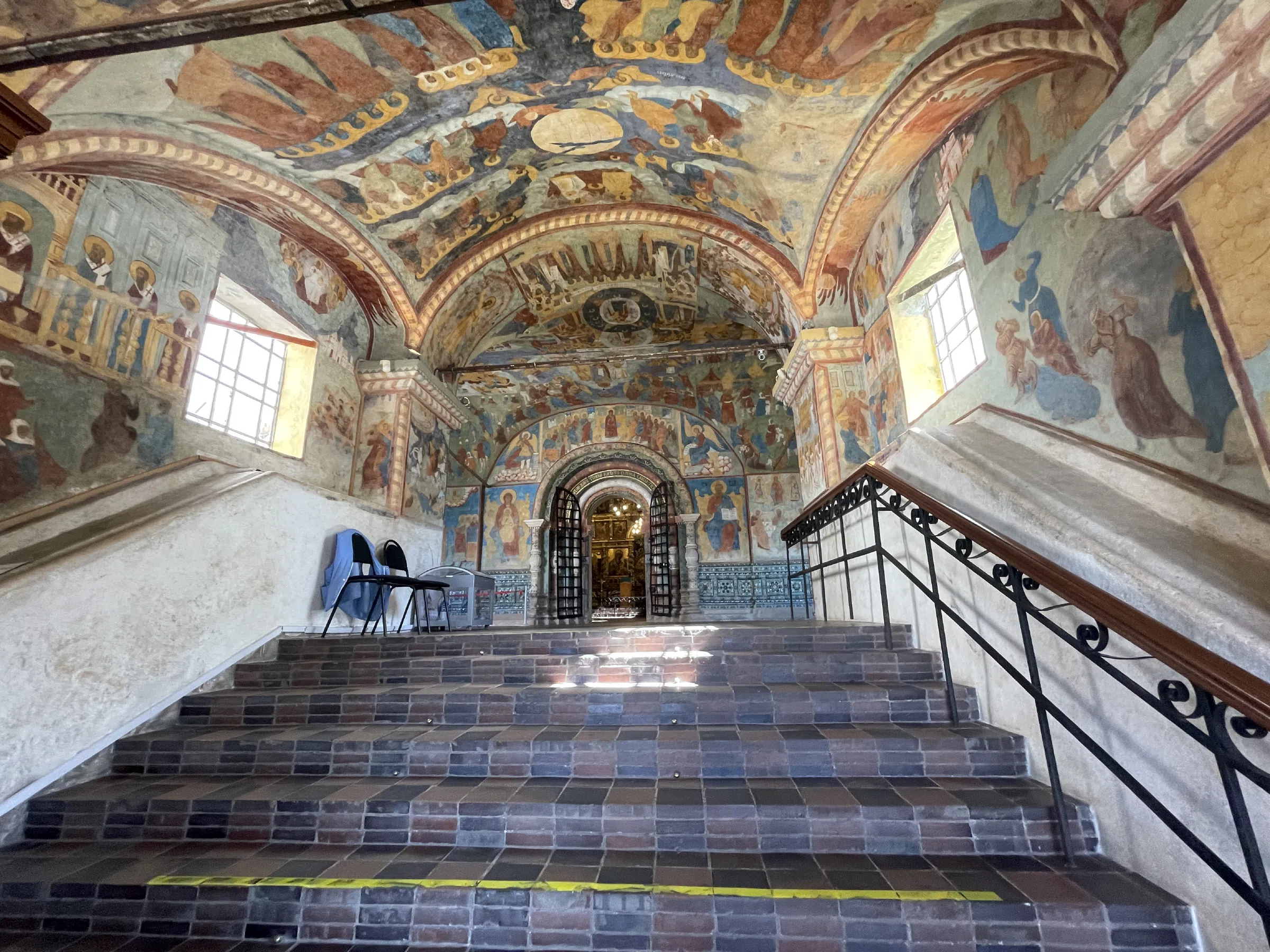 Церковь с росписью стен, фото 3
