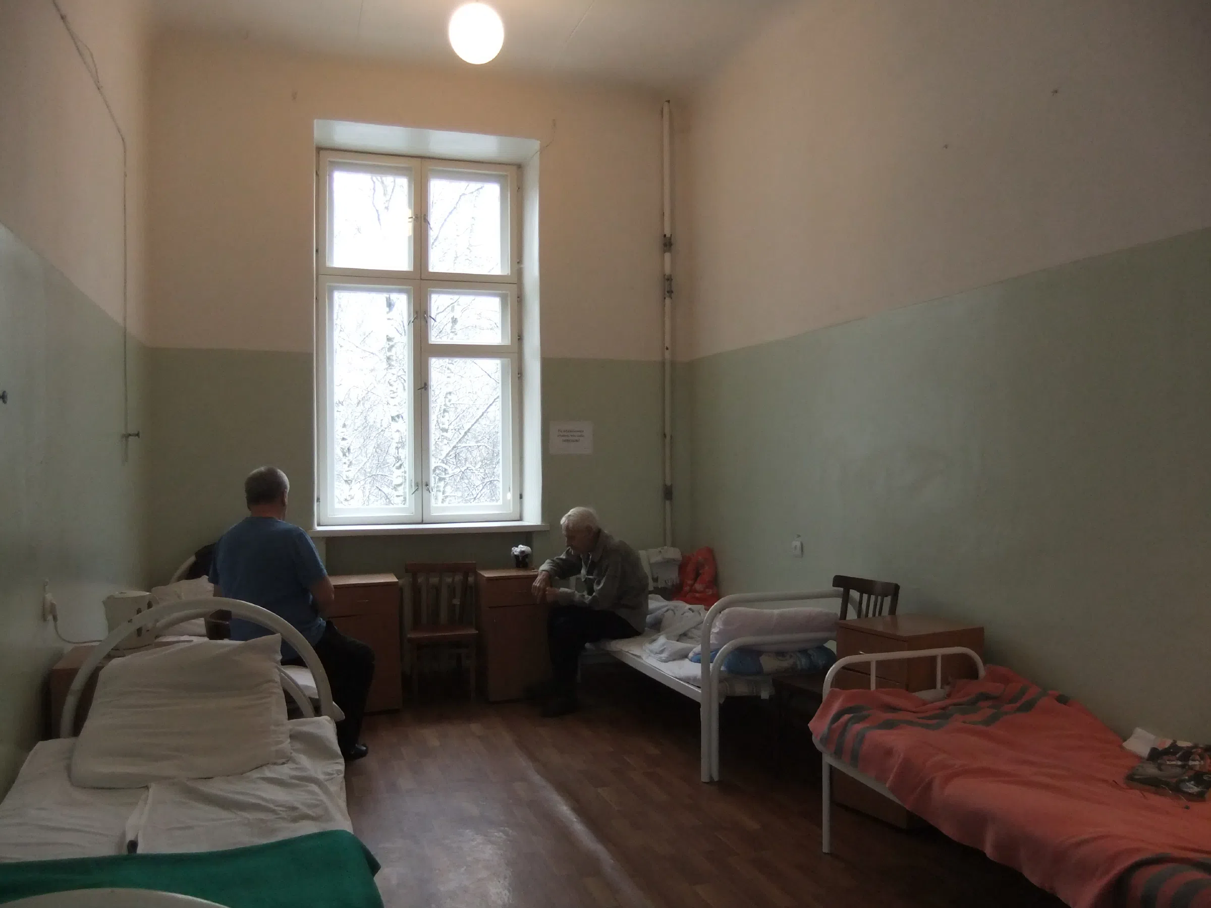 Больница в лесу с арками, фото 8
