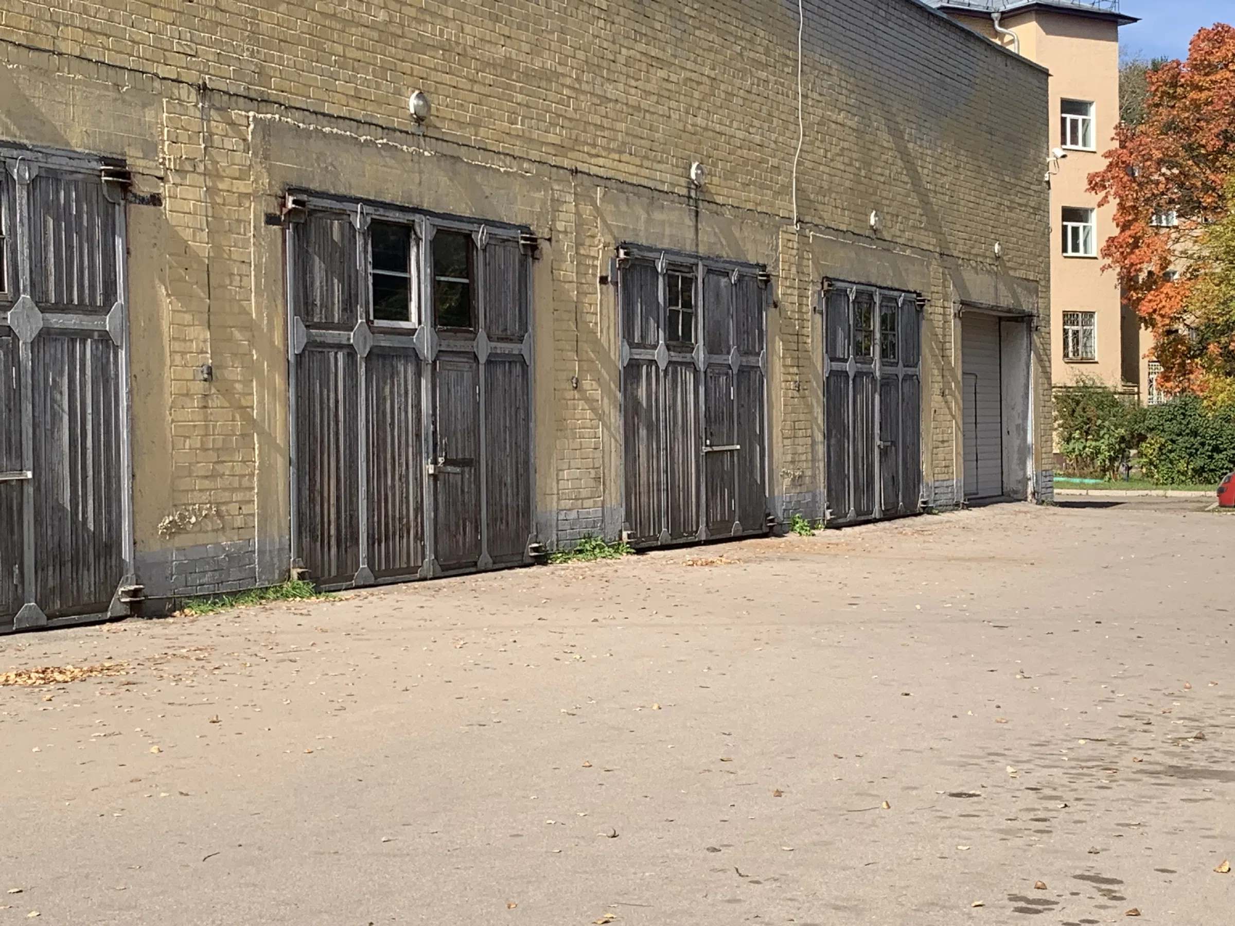 Ретро-гаражи с цехом, фото 1
