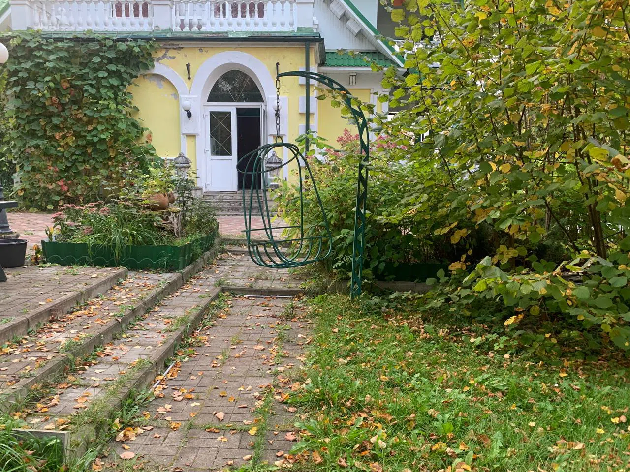 Желтая дача с колоннами, фото 4