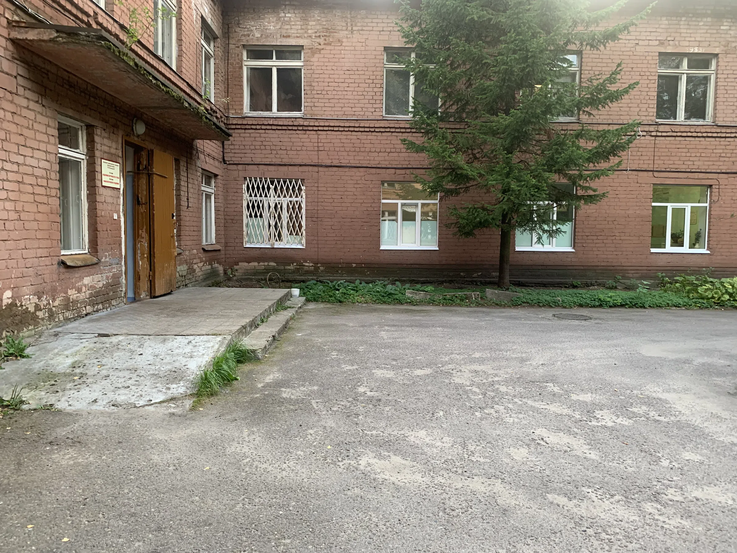 Больница в здании сталинской эпохи, фото 18