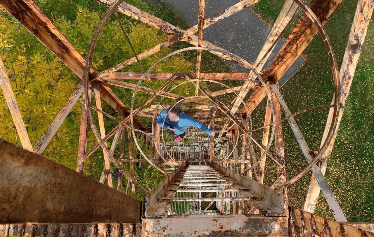 Ржавая вышка стадиона, фото 10