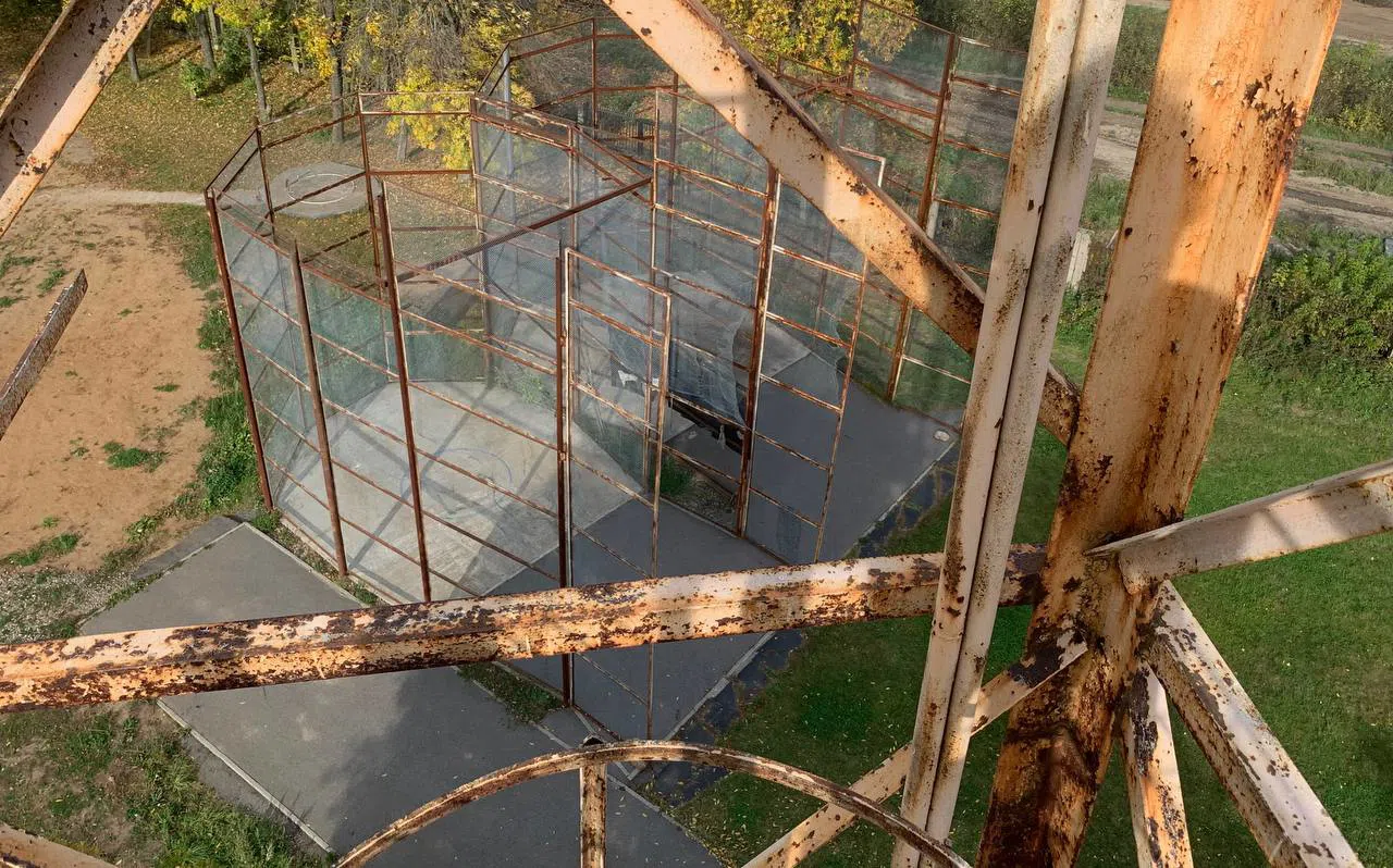 Ржавая вышка стадиона, фото 12