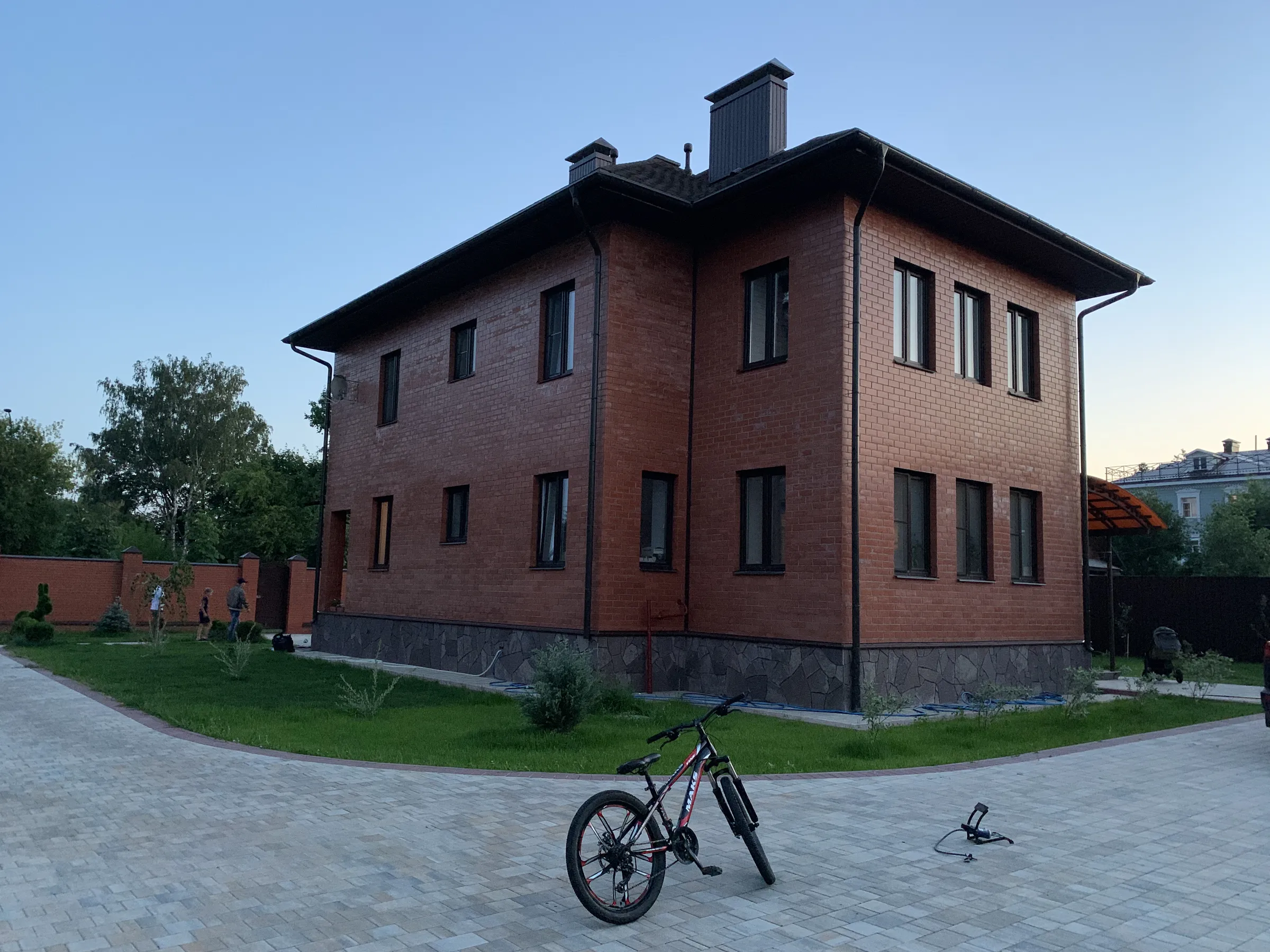 Кирпичный дом с эркером, фото 3