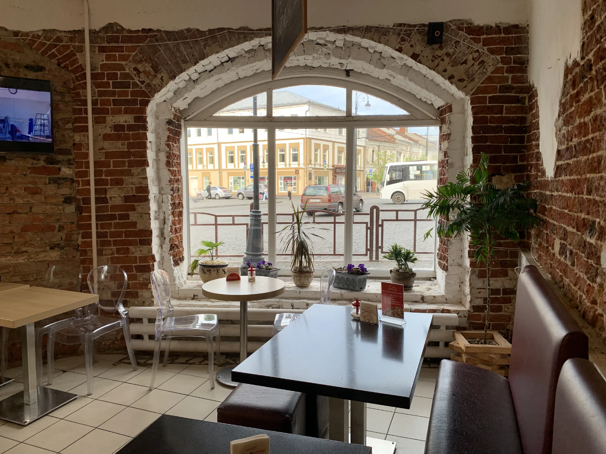 Кафе в арочных окнах, фото 16