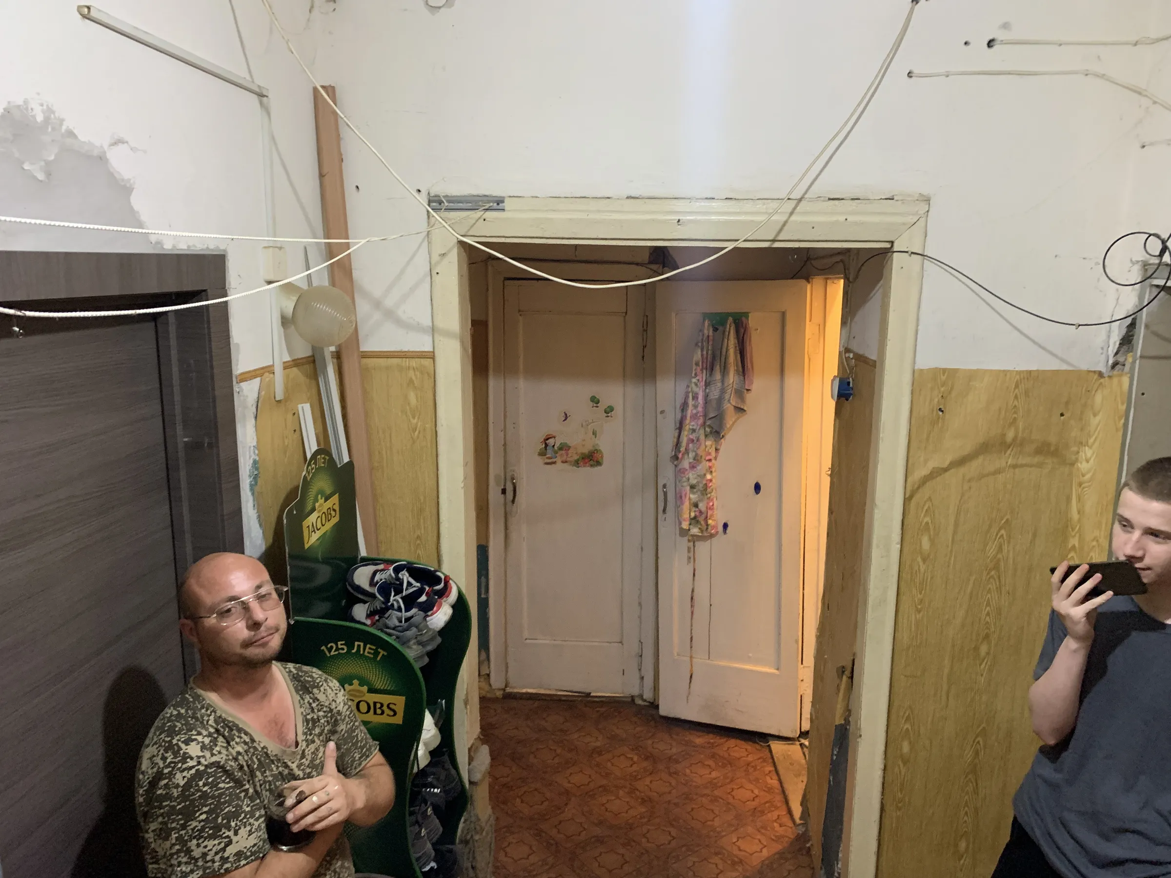 Спальня с волнистыми обоями, фото 21