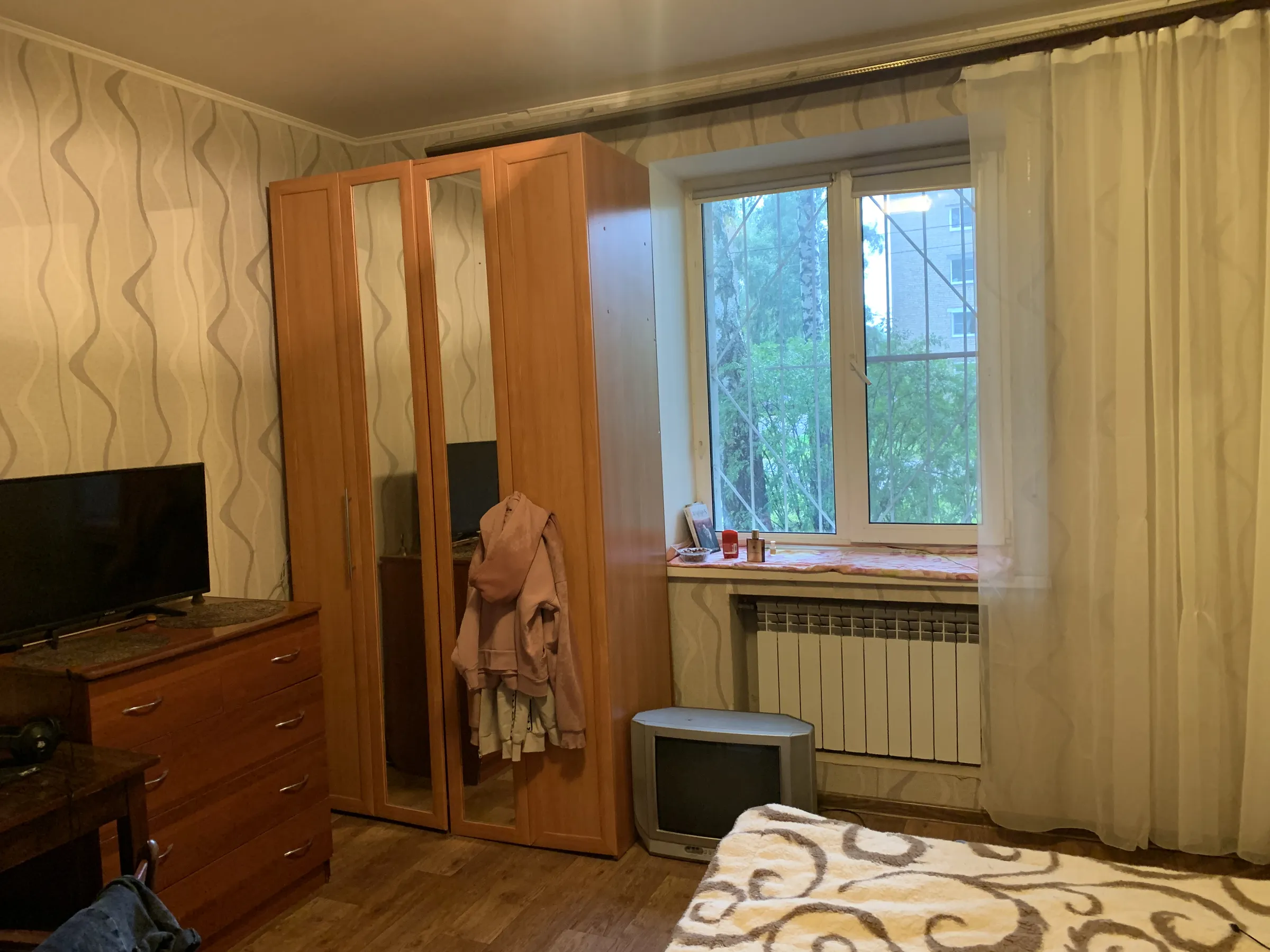 Спальня с волнистыми обоями, фото 5