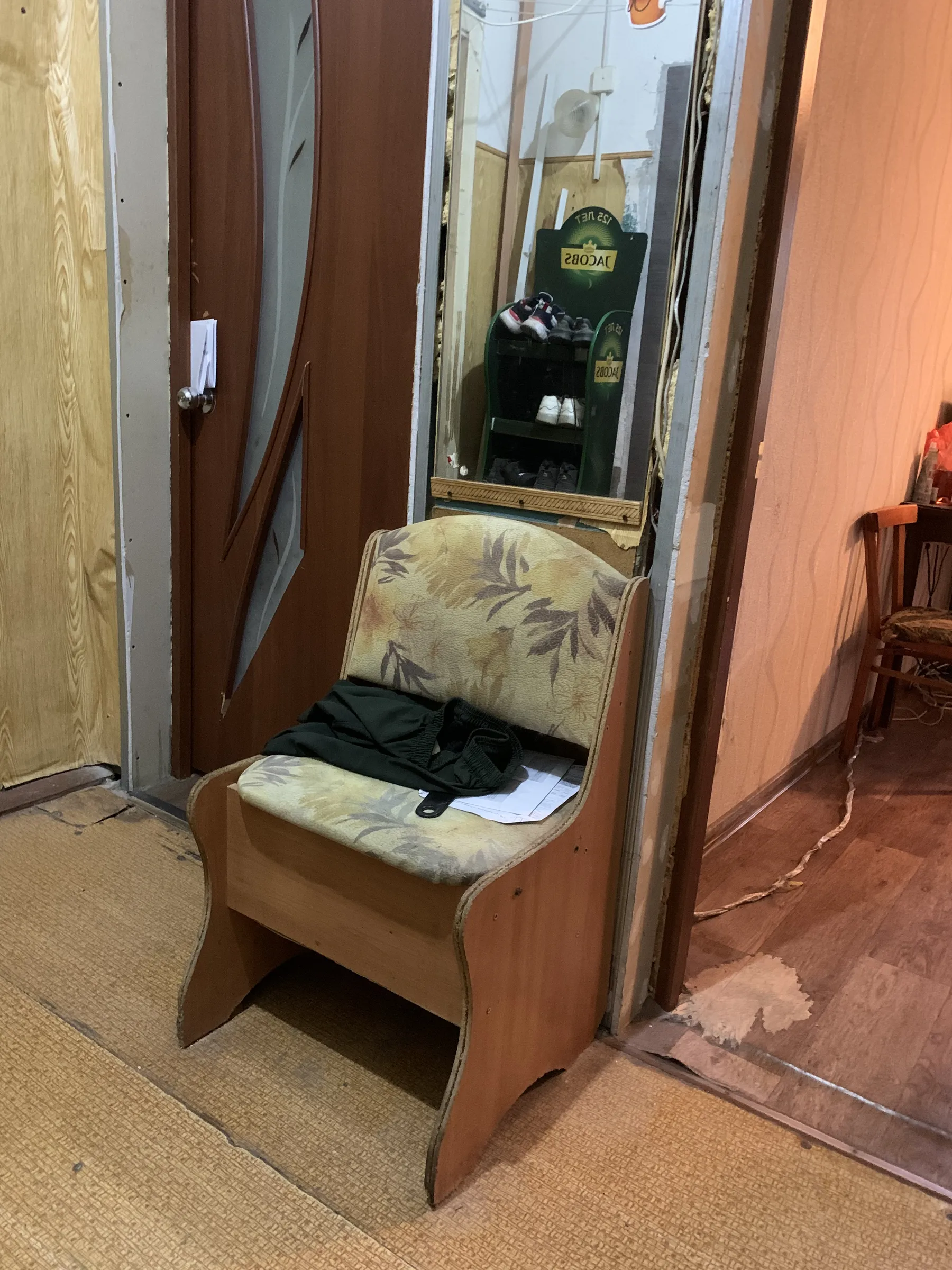 Спальня с волнистыми обоями, фото 18
