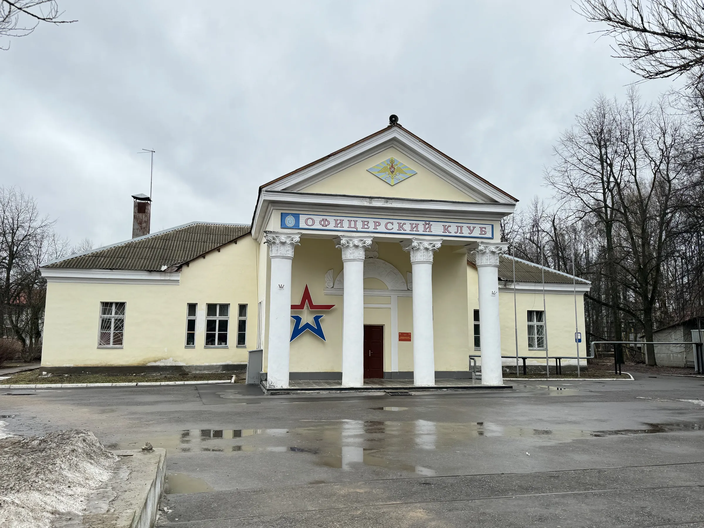 Офицерский клуб с колоннами, фото 5