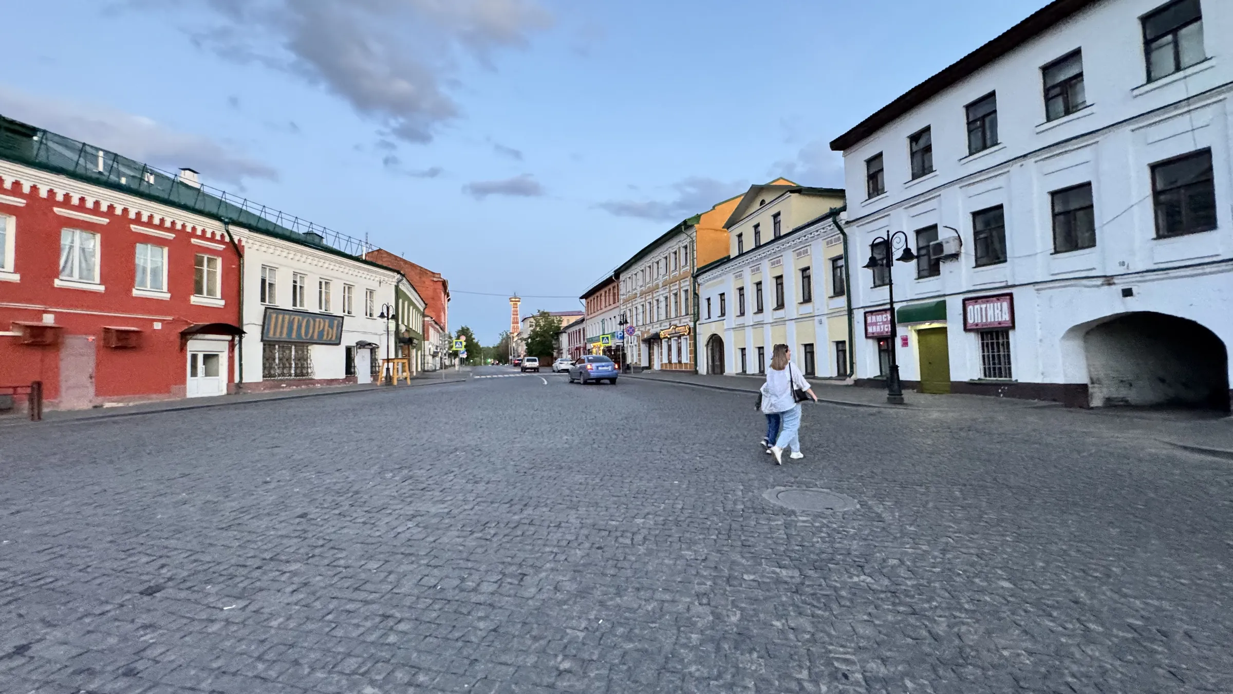 Городская улица с храмом, фото 19