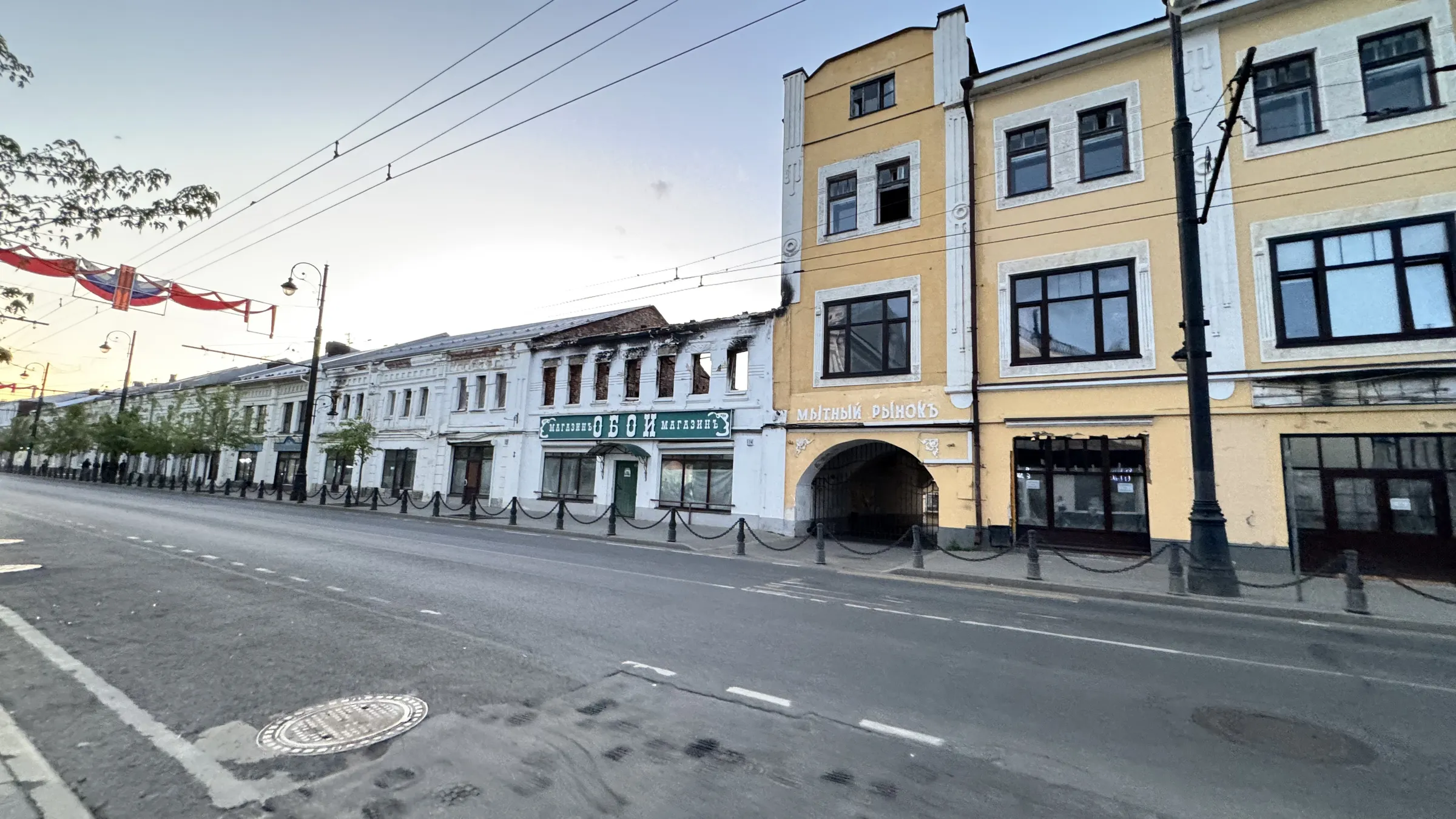 Городская улица с храмом, фото 12
