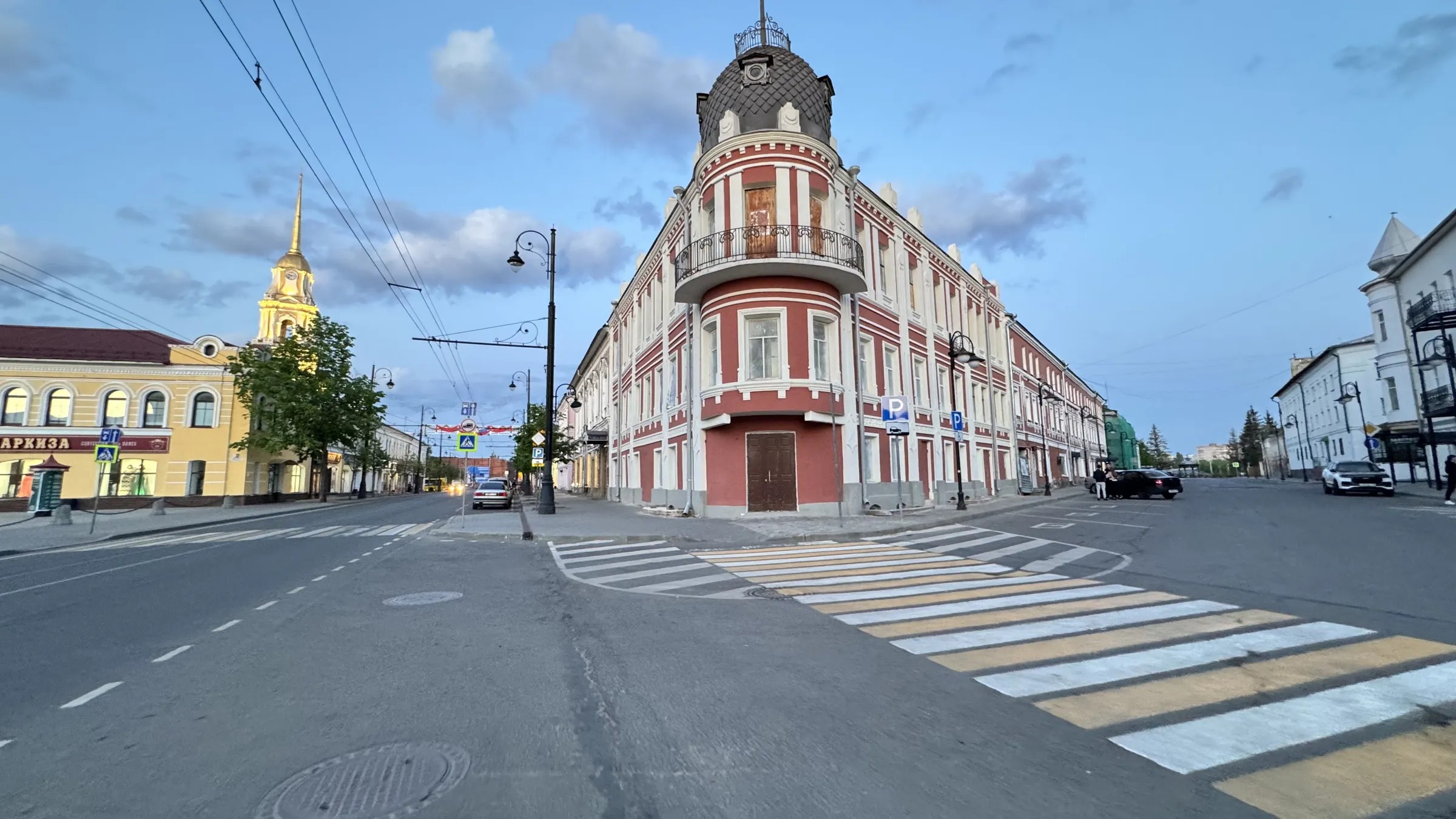 Городская улица с храмом, фото 11