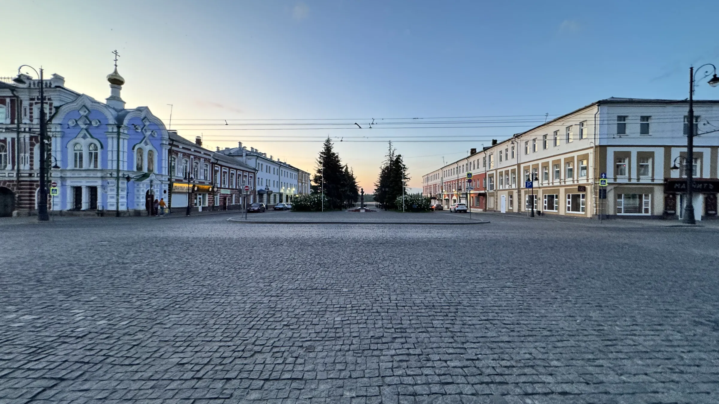 Городская улица с храмом, фото 18
