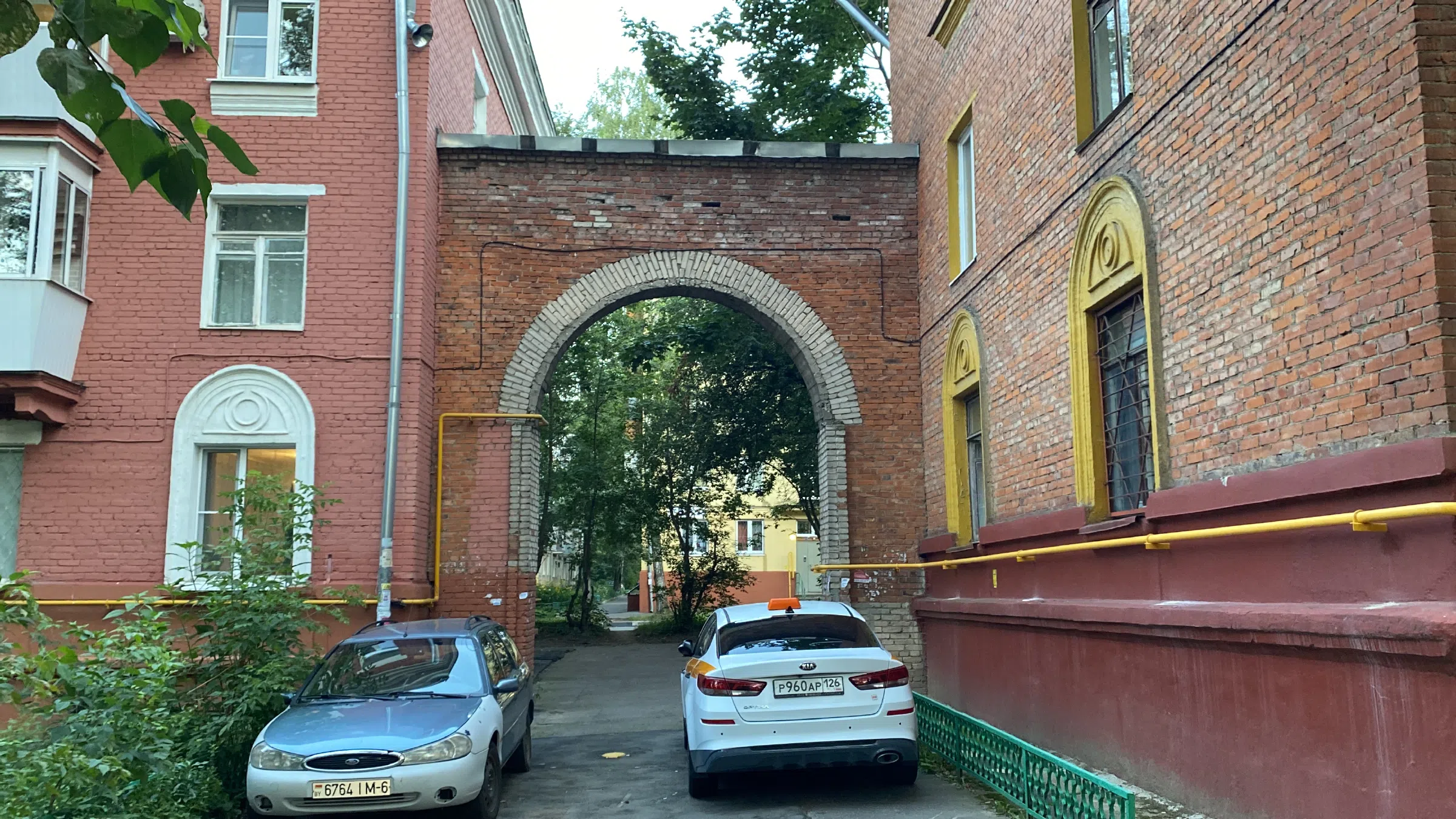 Кирпичная сталинка во дворе, фото 8