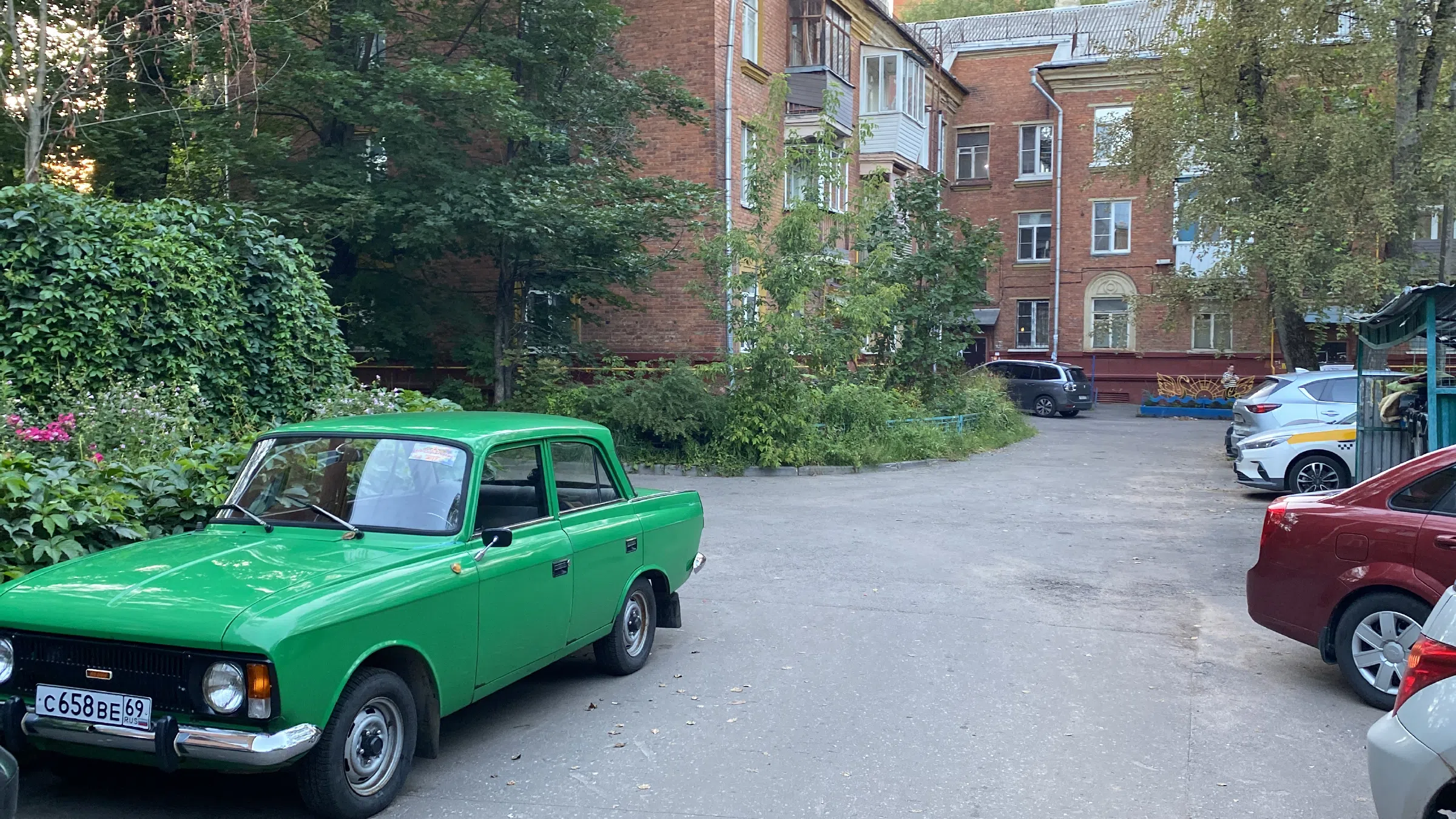 Кирпичная сталинка во дворе, фото 16