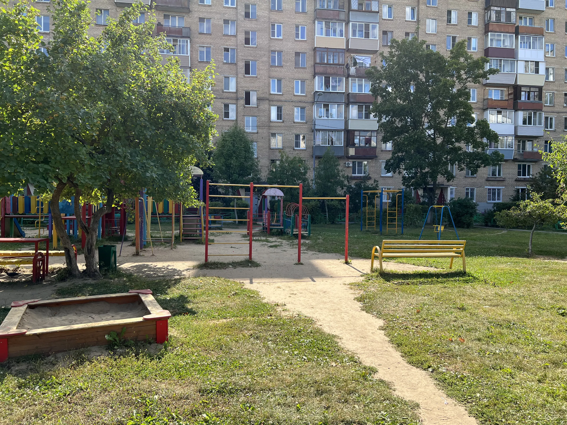 Детская площадка во дворе, фото 13
