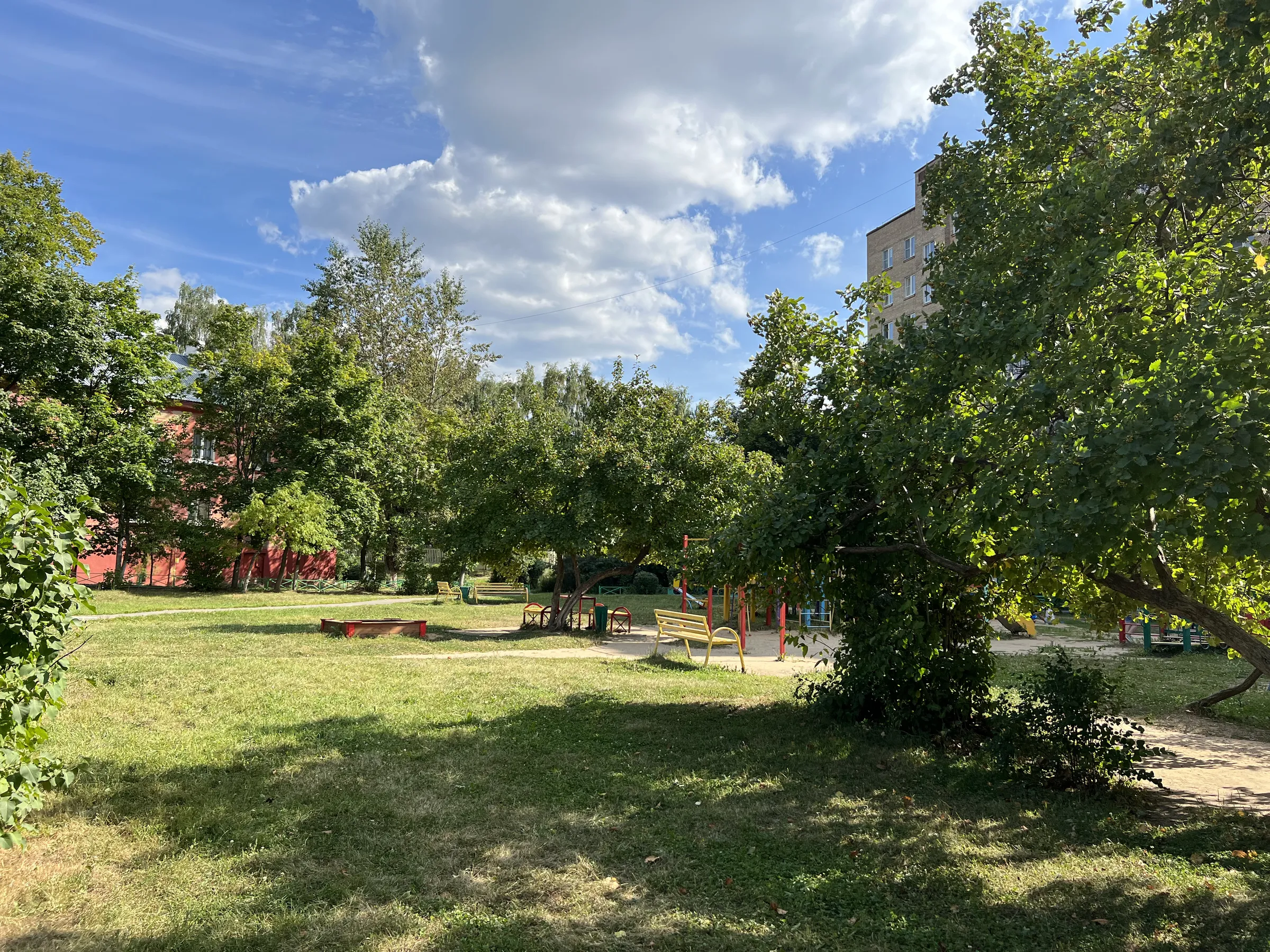 Детская площадка во дворе, фото 14