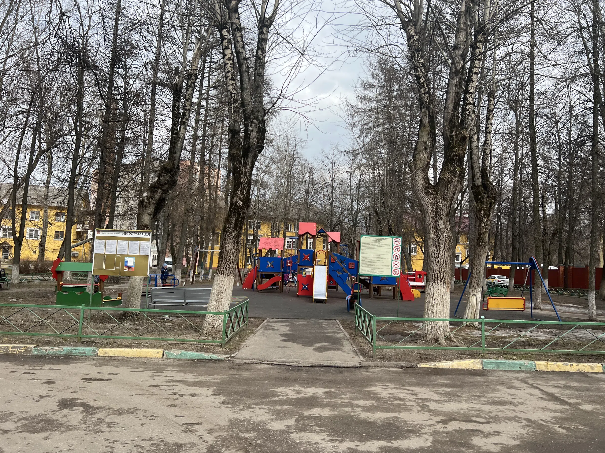 Сталинка с детской площадкой, фото 2