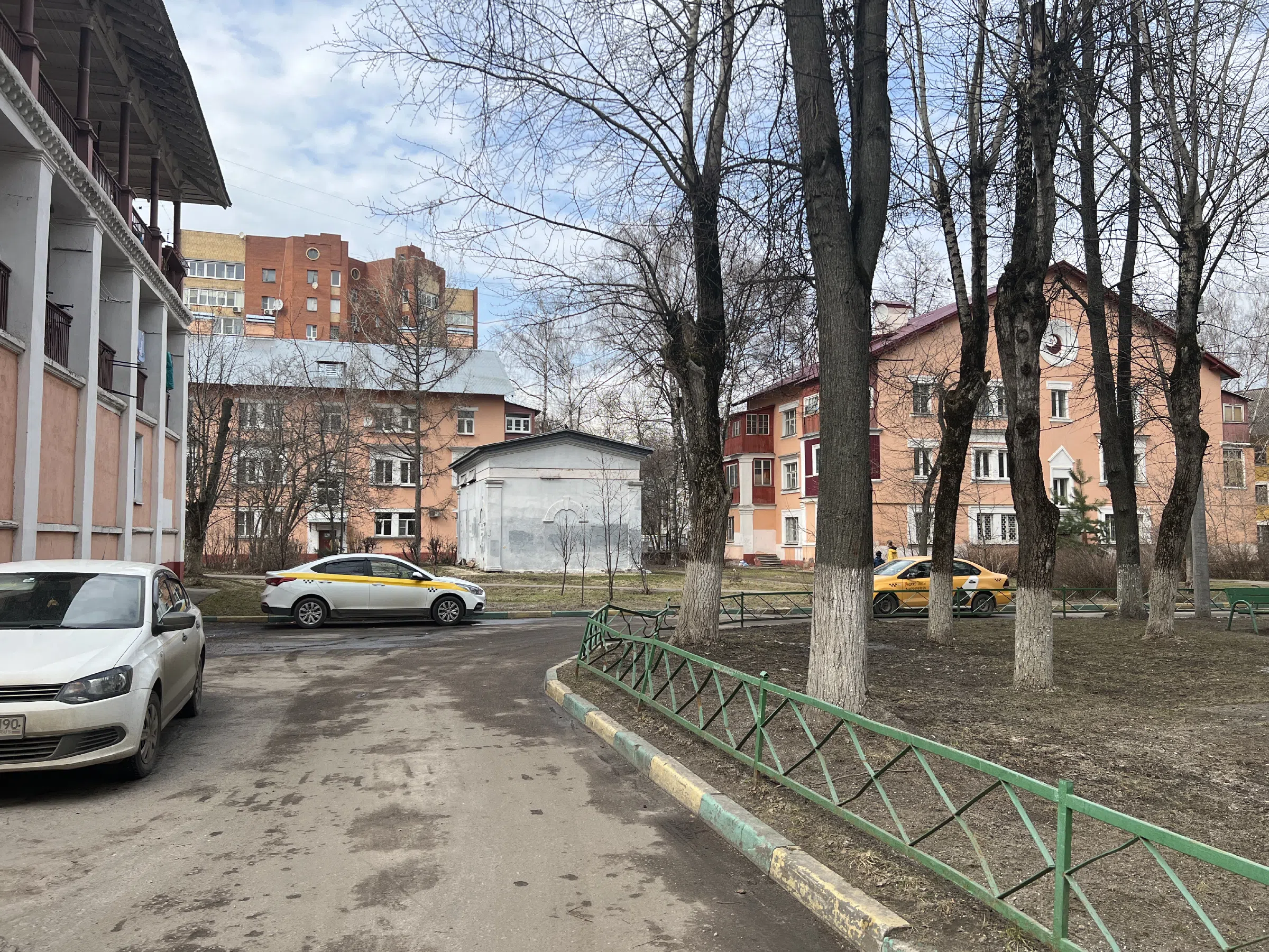 Сталинка с детской площадкой, фото 3