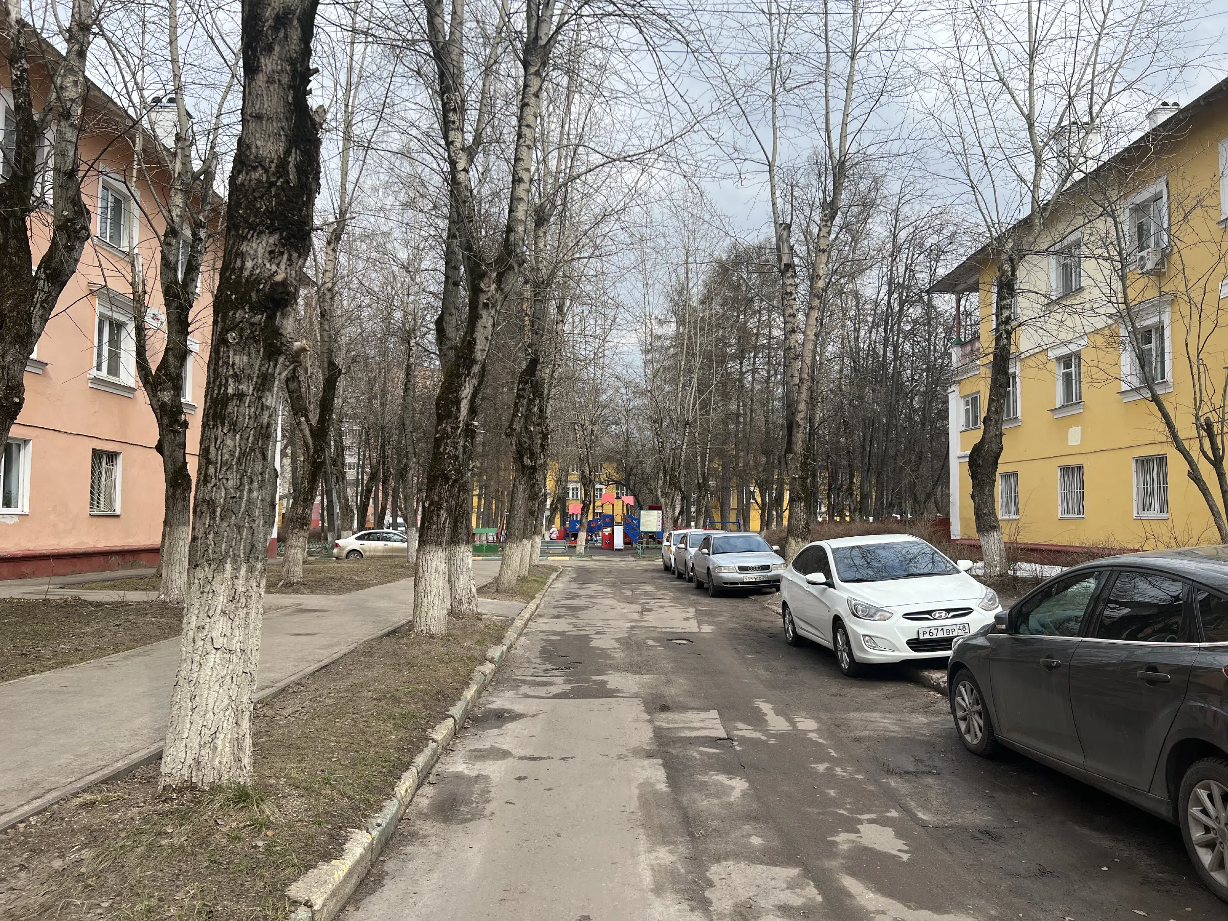 Сталинка с детской площадкой, фото 1