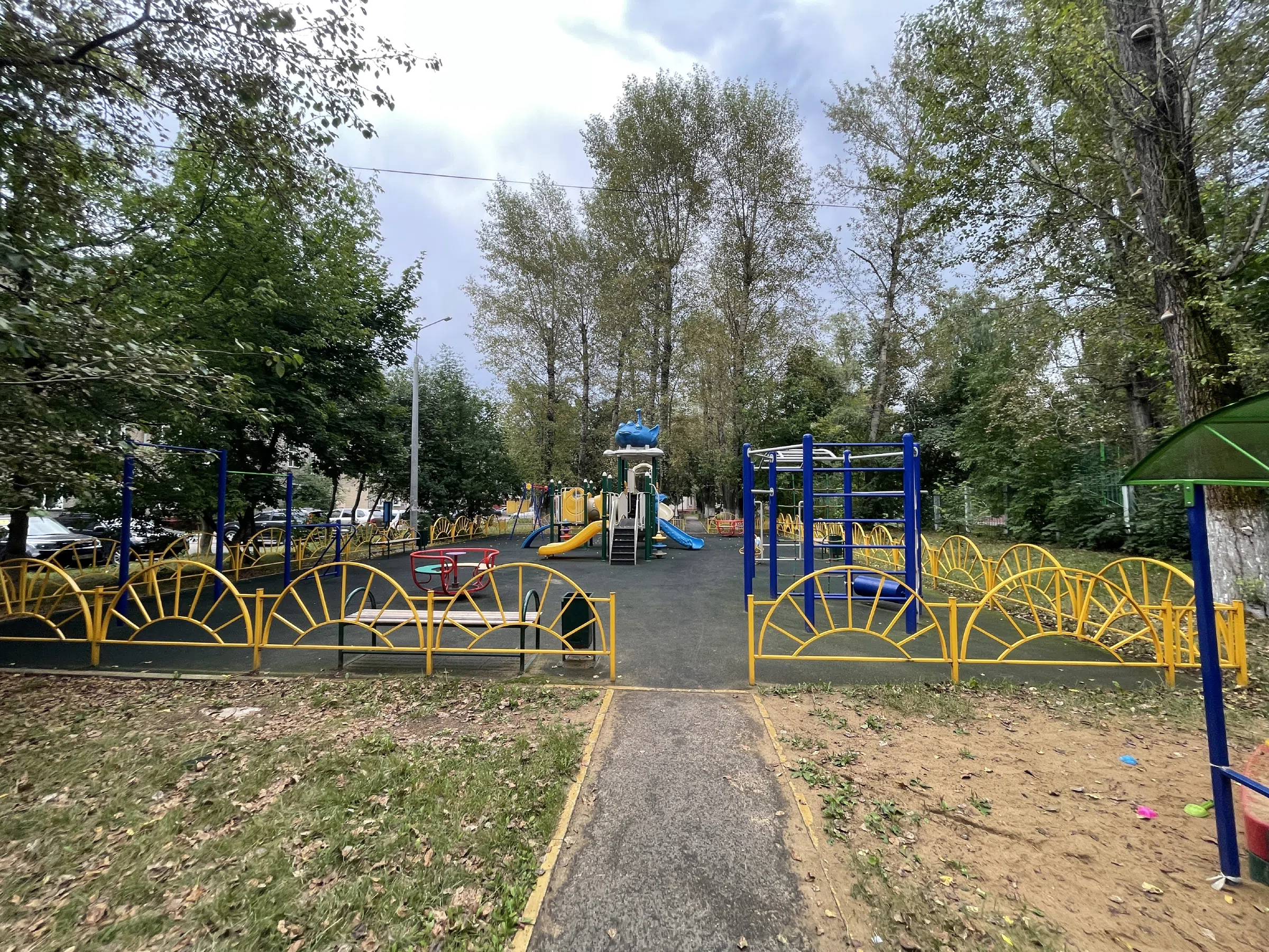 Двор с видом на парк, фото 17