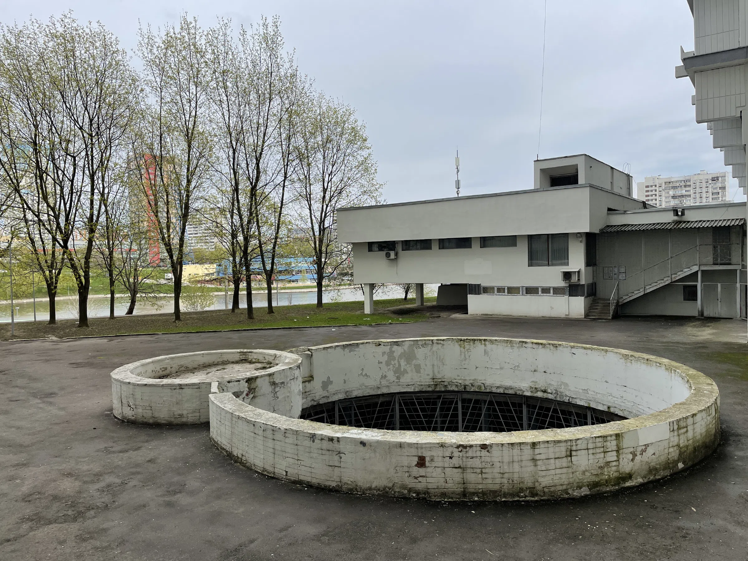 Панельный дом над рекой, фото 14