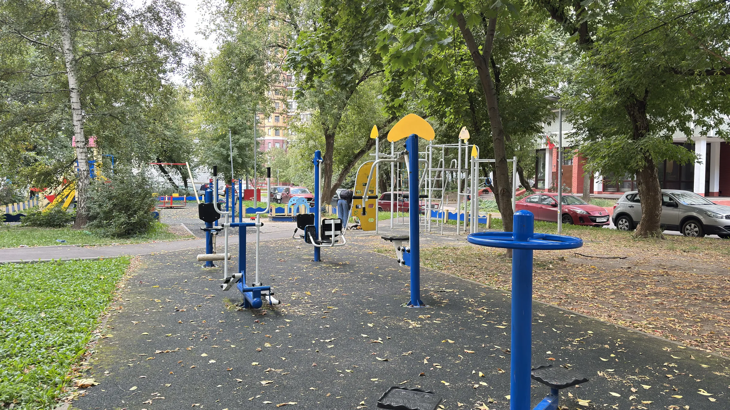 Двор многоэтажки, фото 24