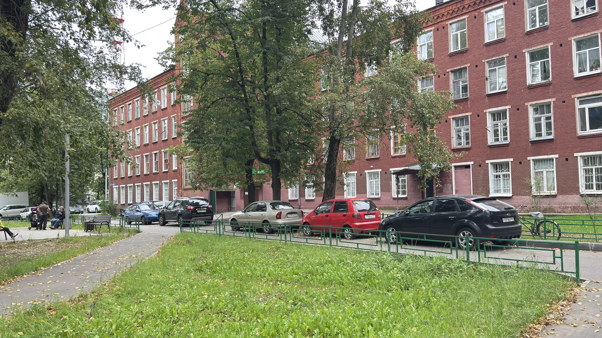 Сталинка с арками во дворе, фото 18