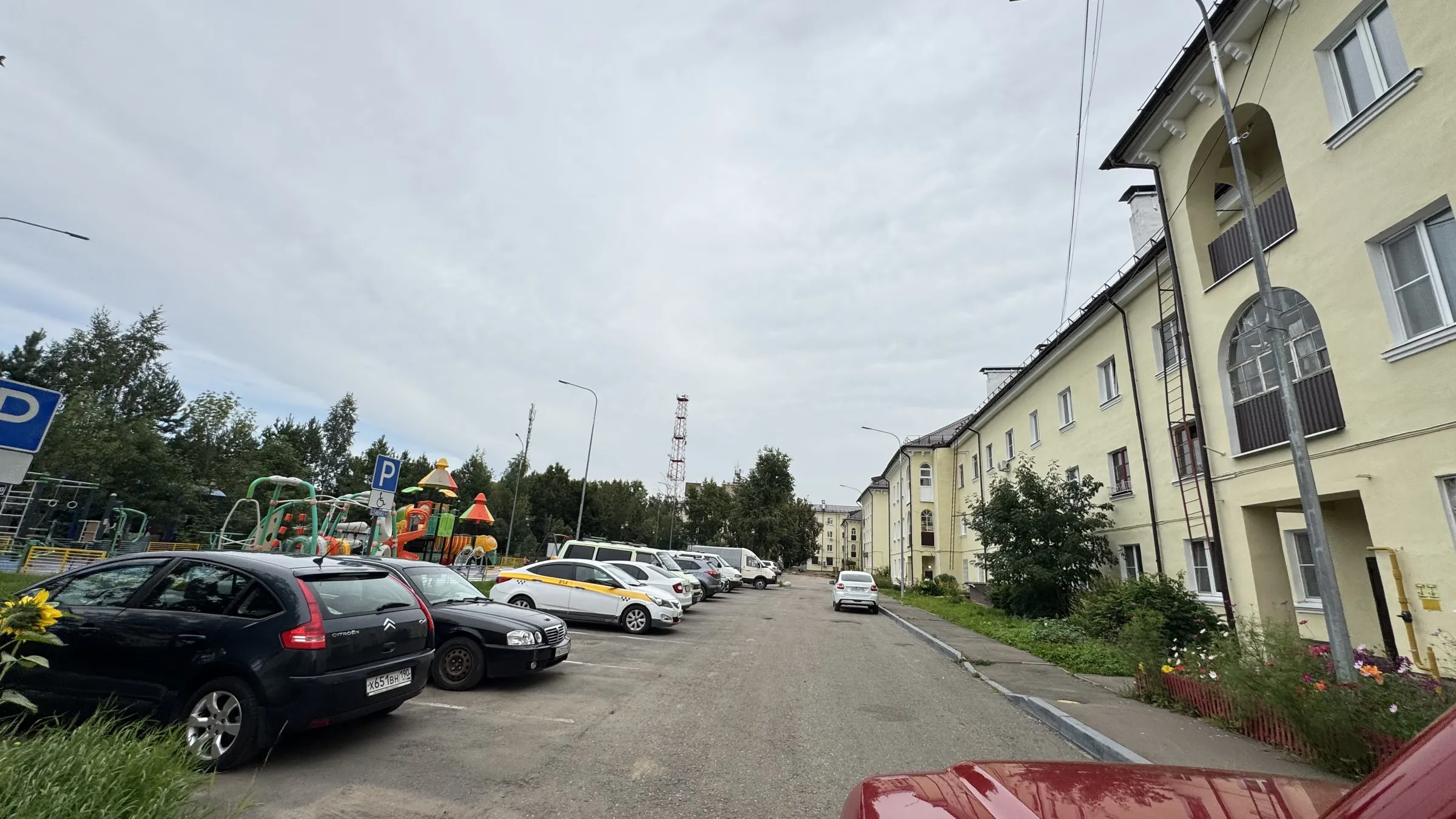 Сталинка с арками во дворе, фото 3