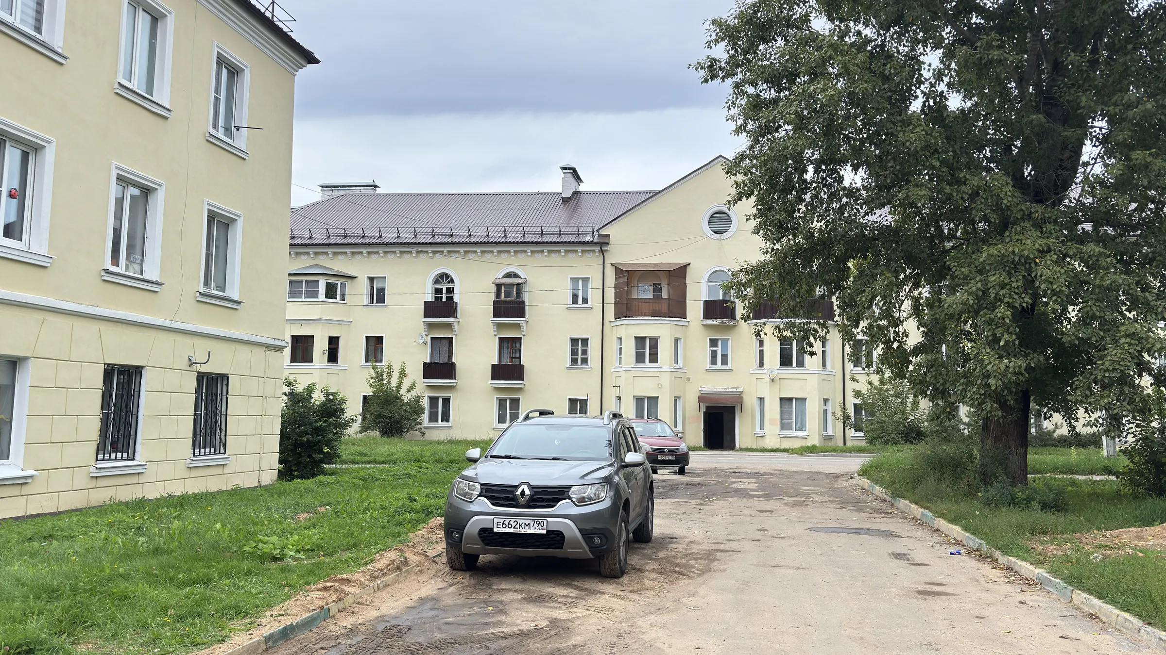 Сталинка с арками во дворе, фото 15