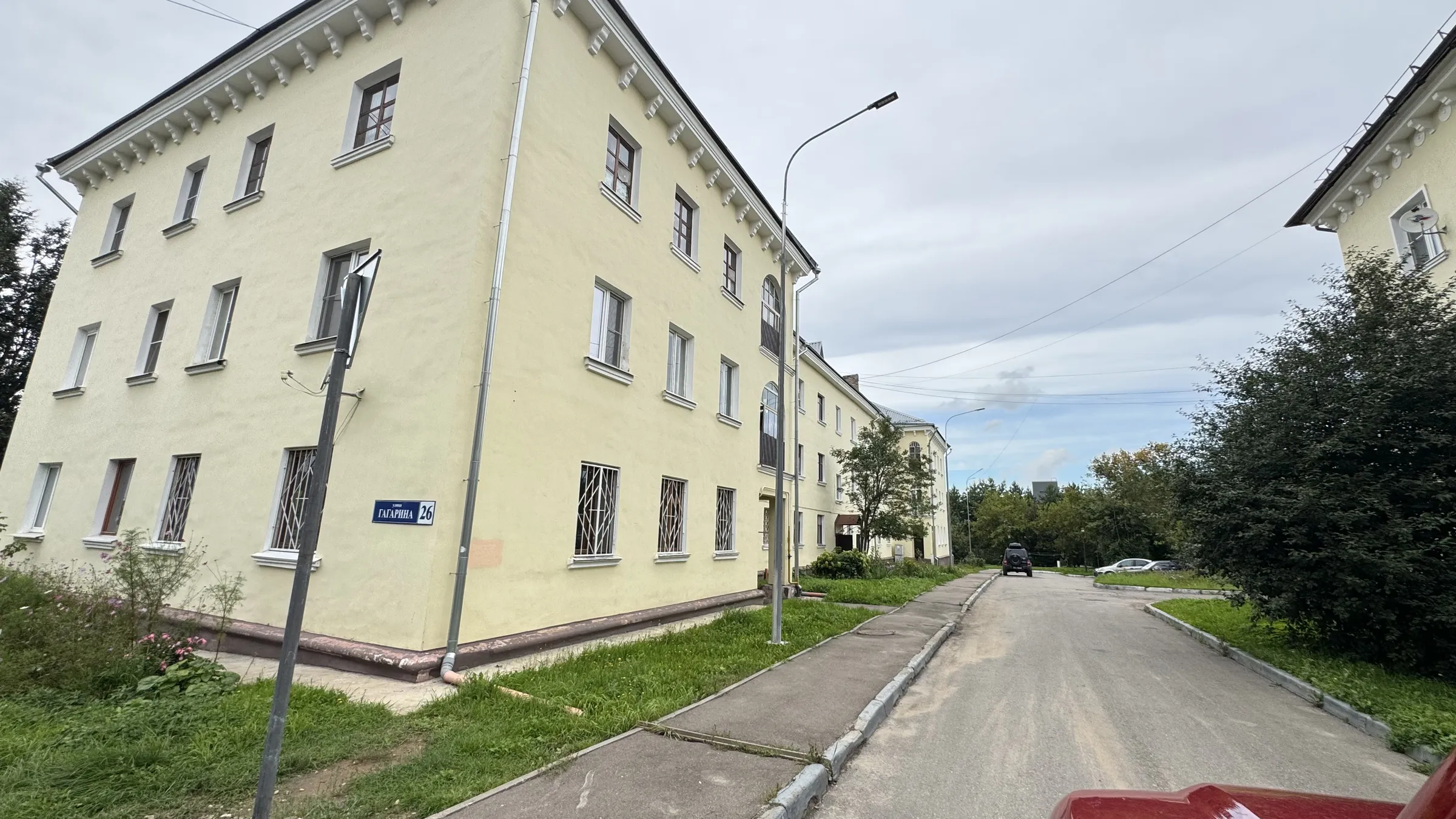 Сталинка с арками во дворе, фото 1