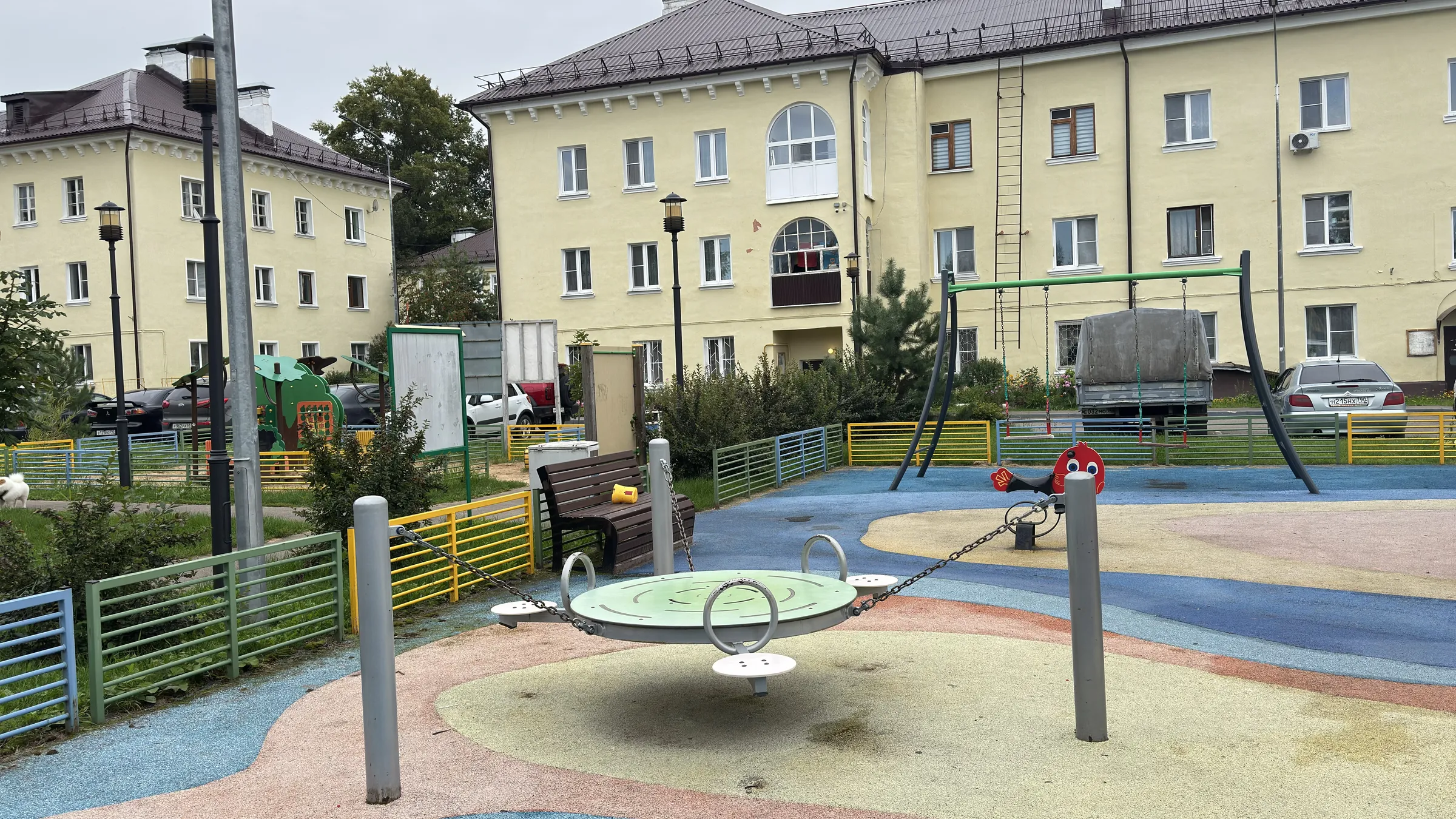 Сталинка с арками во дворе, фото 9